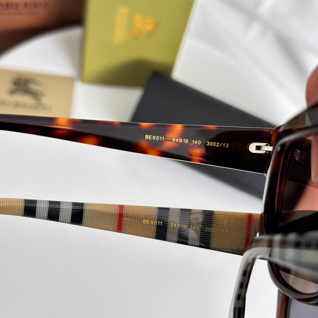 LuxluxHouse Best Quality Glasses Burberry