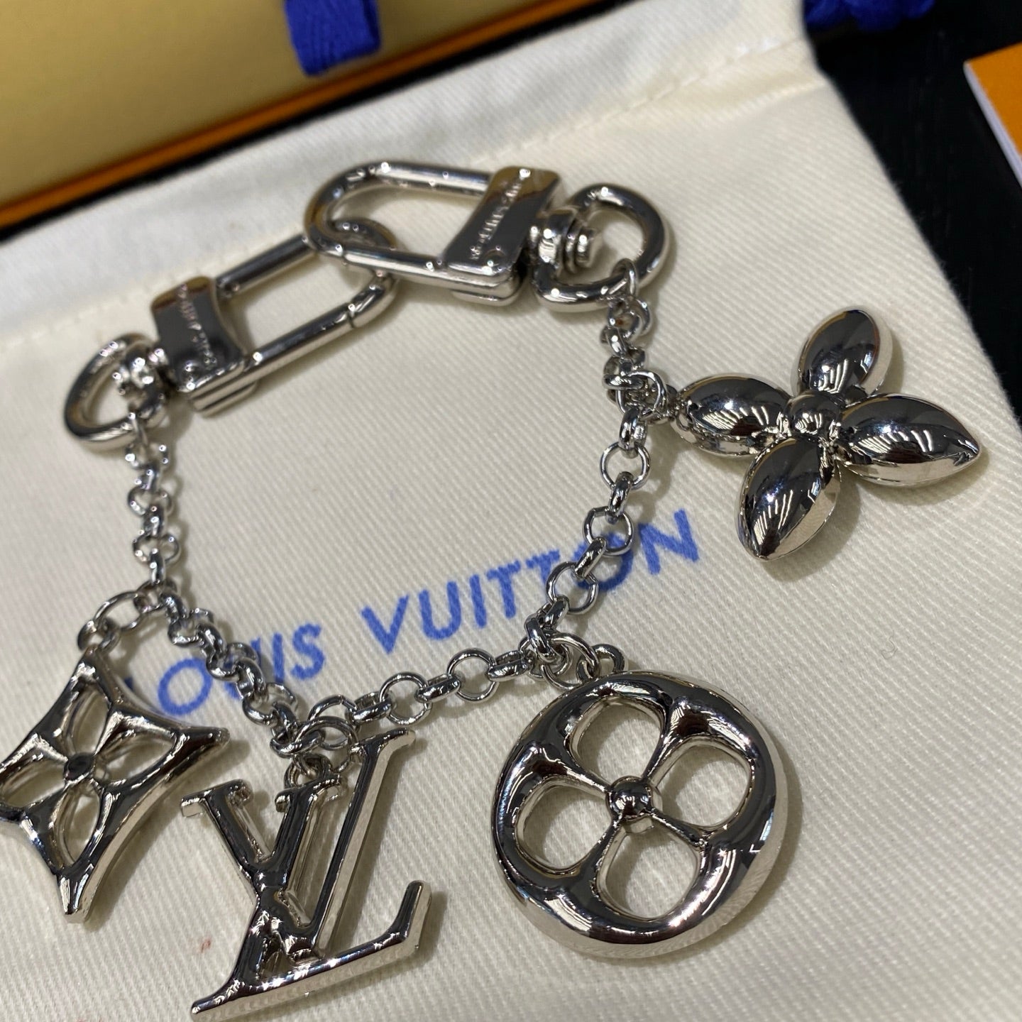 LuxluxHouse Best Quality Accessories Keychain Louis Vuitton Keychain