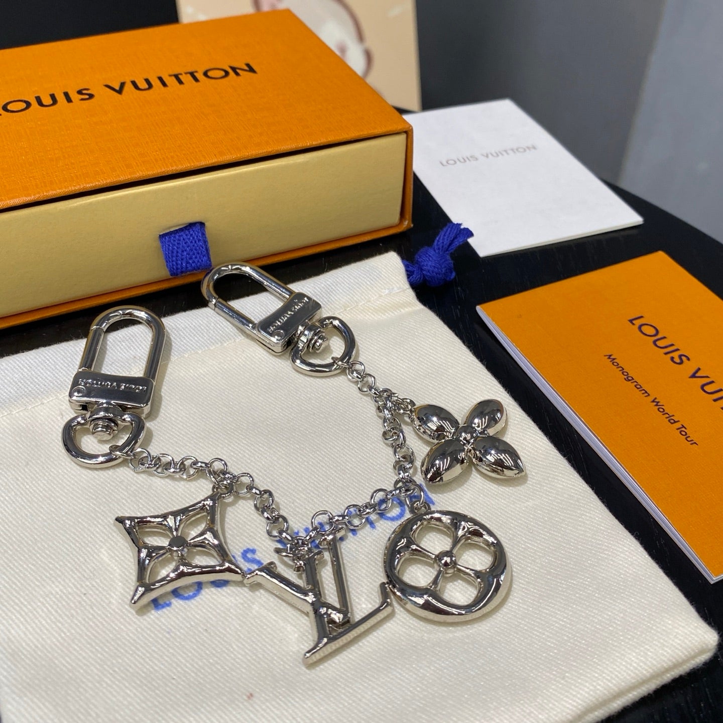 LuxluxHouse Best Quality Accessories Keychain Louis Vuitton Keychain