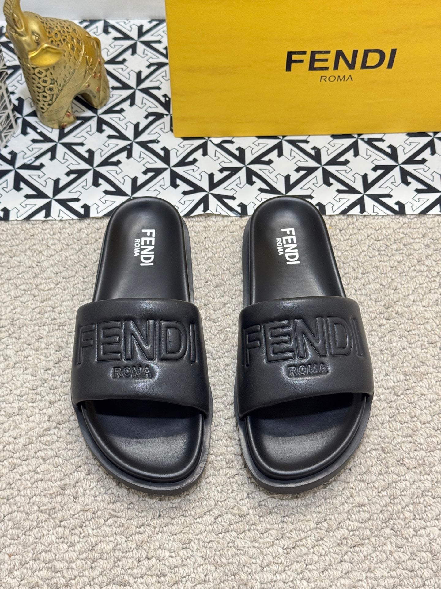 LuxluxHouse Best Quality Sandals Fendi