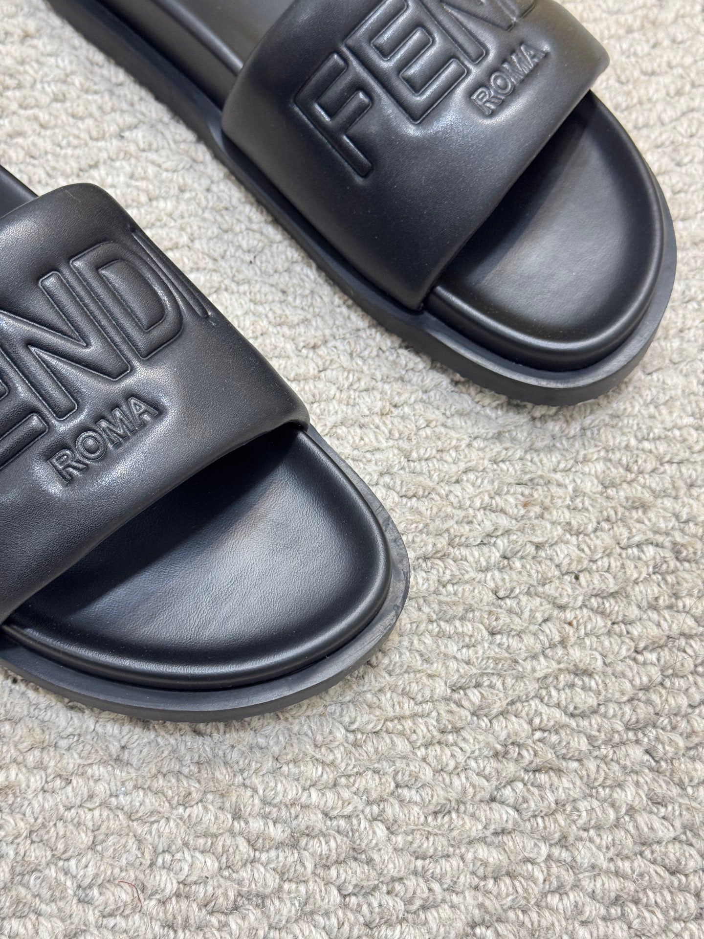 LuxluxHouse Best Quality Sandals Fendi