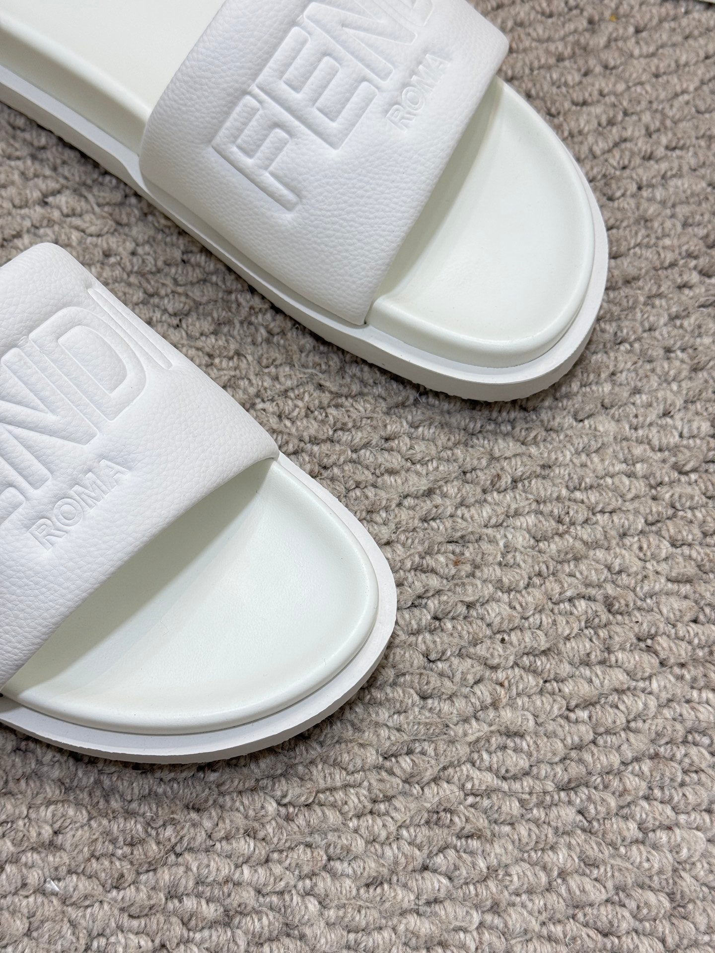LuxluxHouse Best Quality Sandals Fendi