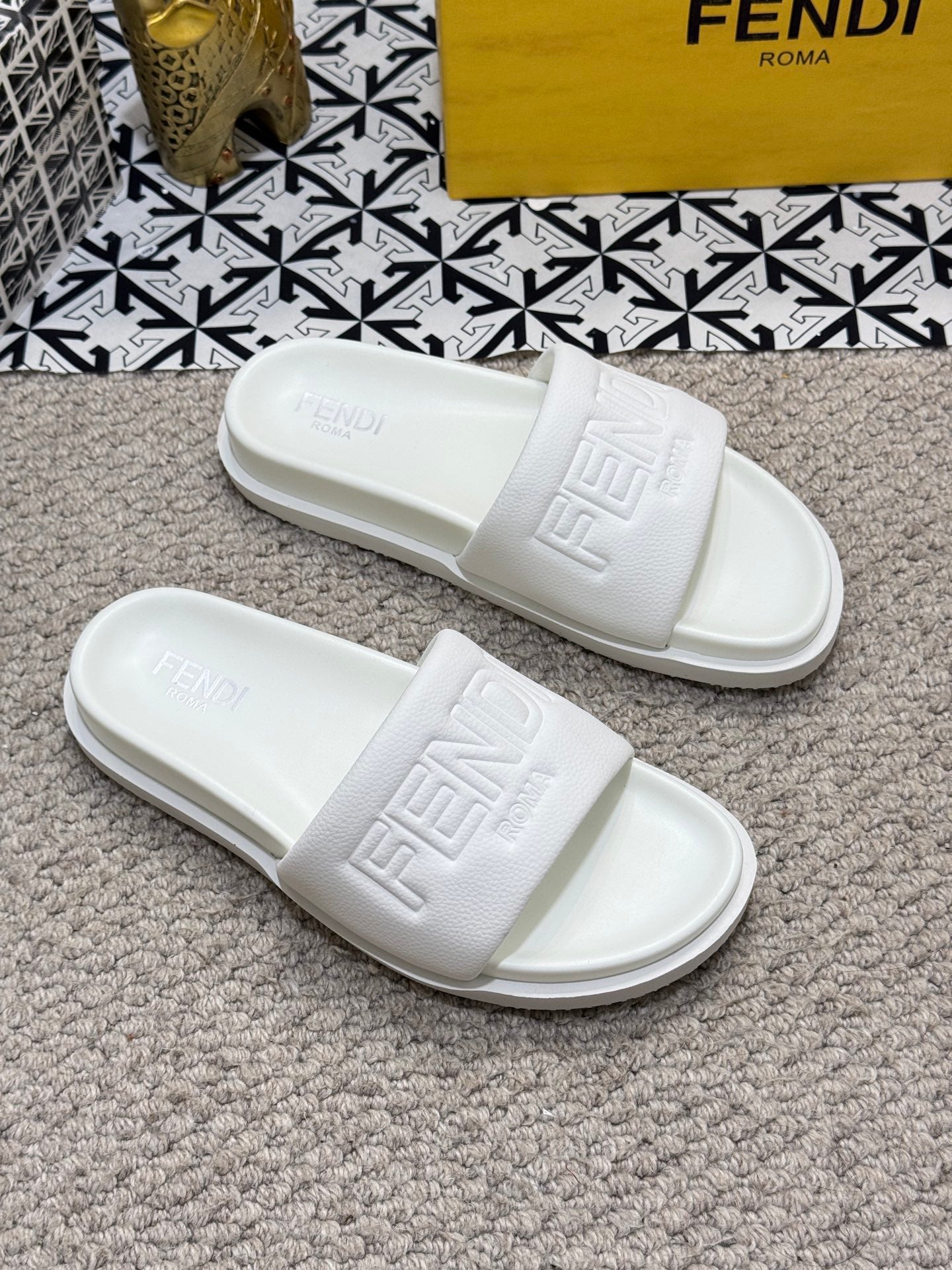 LuxluxHouse Best Quality Sandals Fendi