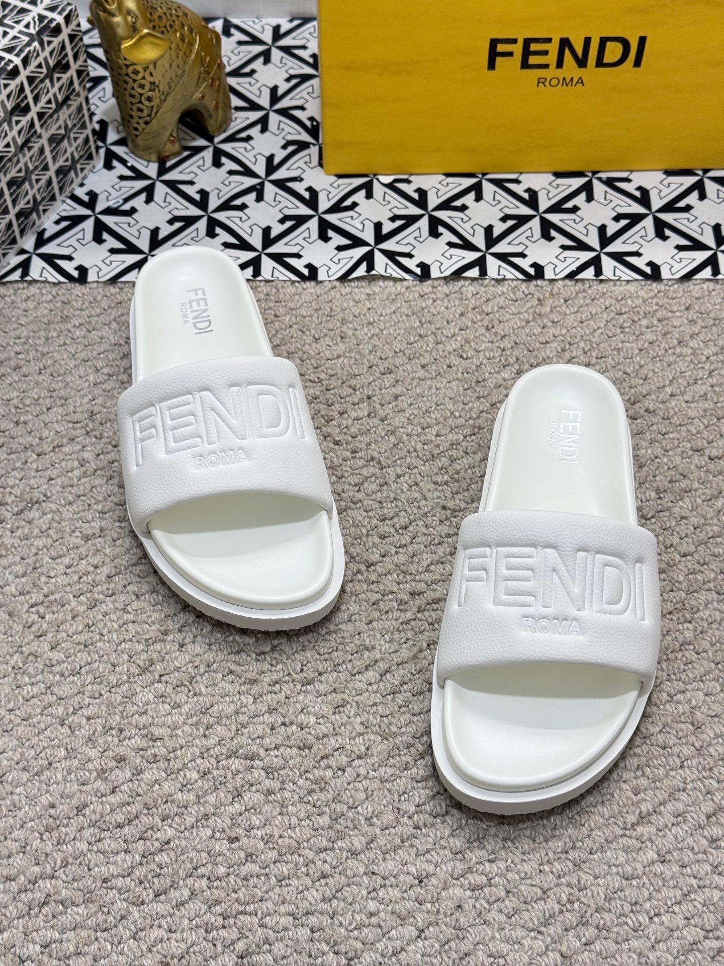 LuxluxHouse Best Quality Sandals Fendi