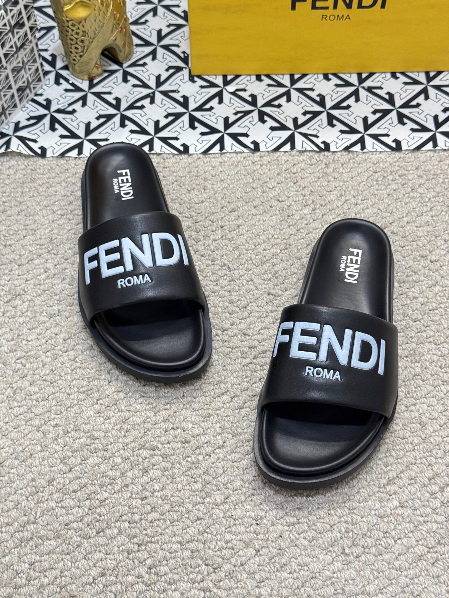LuxluxHouse Best Quality Sandals Fendi