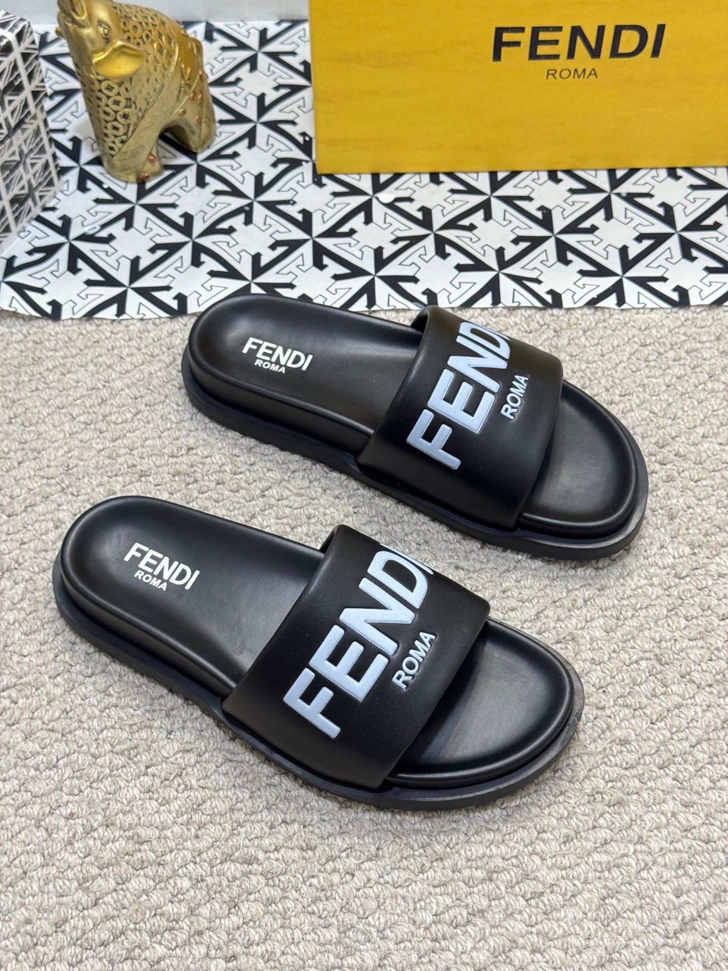 LuxluxHouse Best Quality Sandals Fendi
