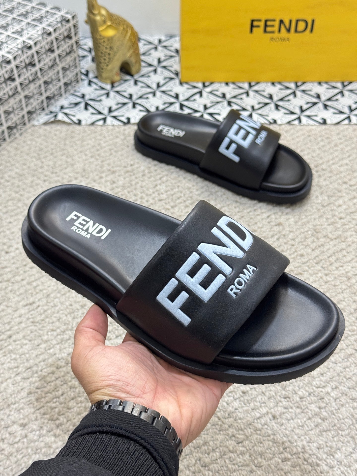 LuxluxHouse Best Quality Sandals Fendi