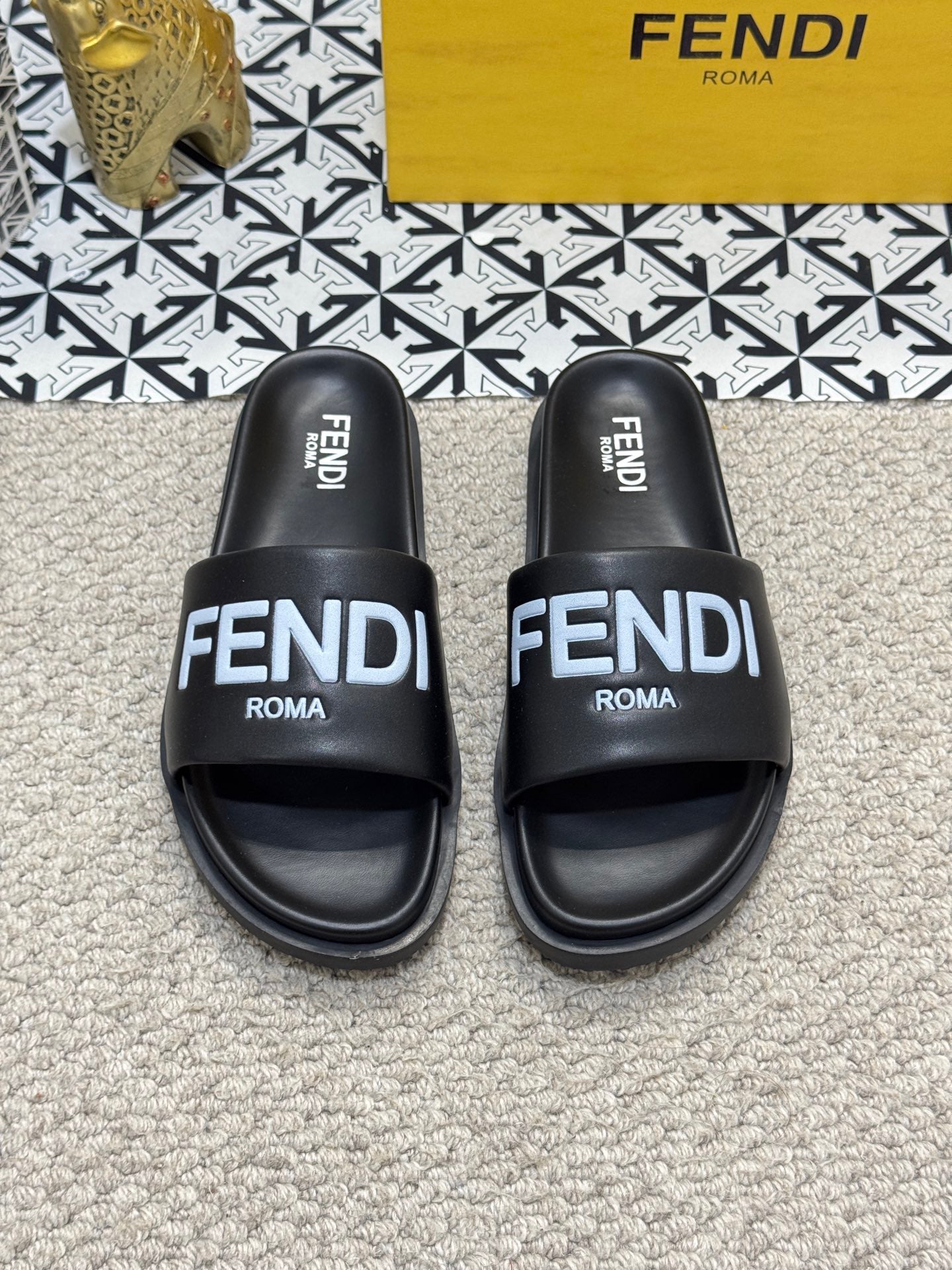 LuxluxHouse Best Quality Sandals Fendi