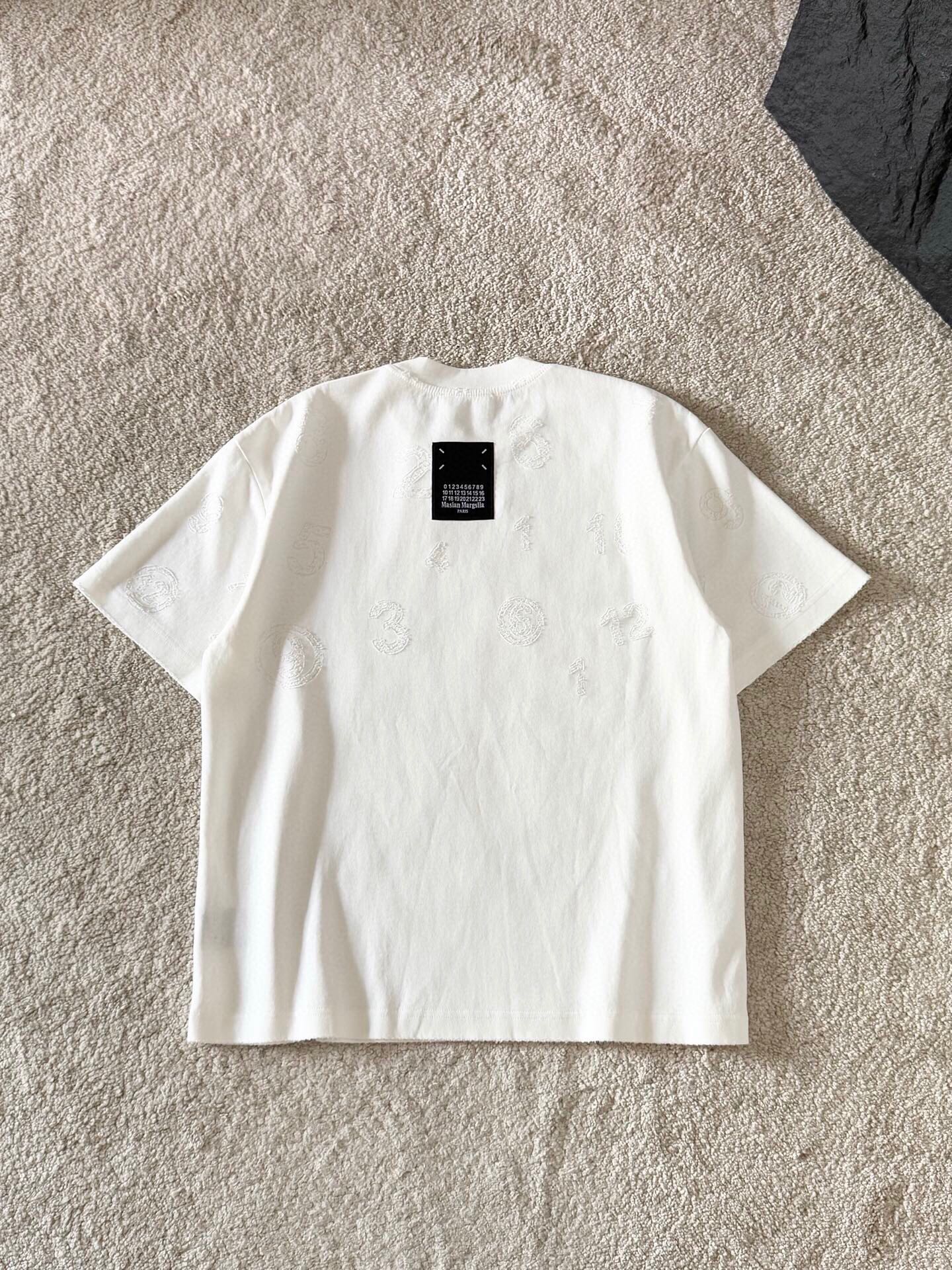 LuxluxHouse Best Quality Clothes T-shirt Chanel & Maison Margiela