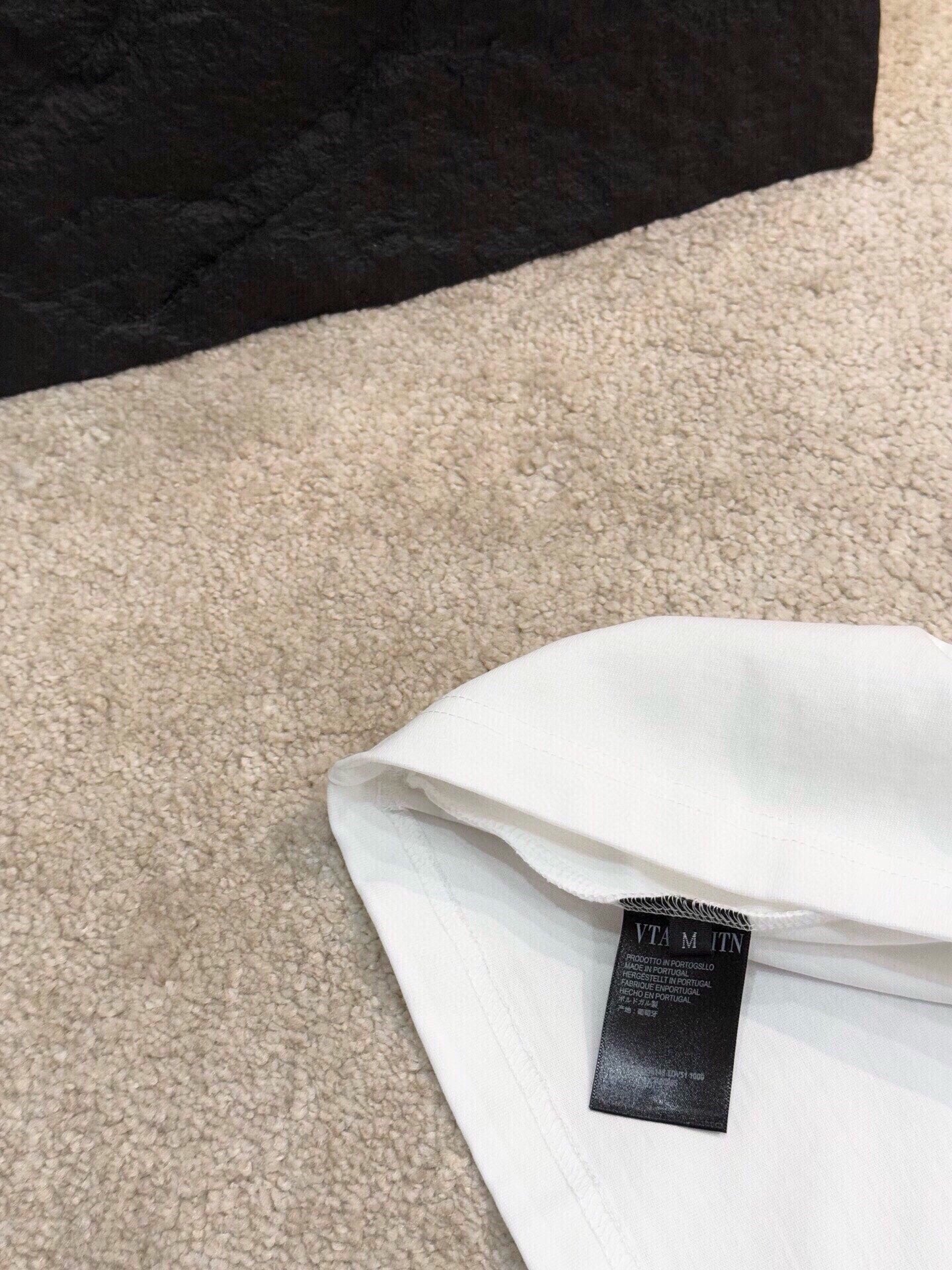 LuxluxHouse Best Quality Clothes Miu Miu T-shirt