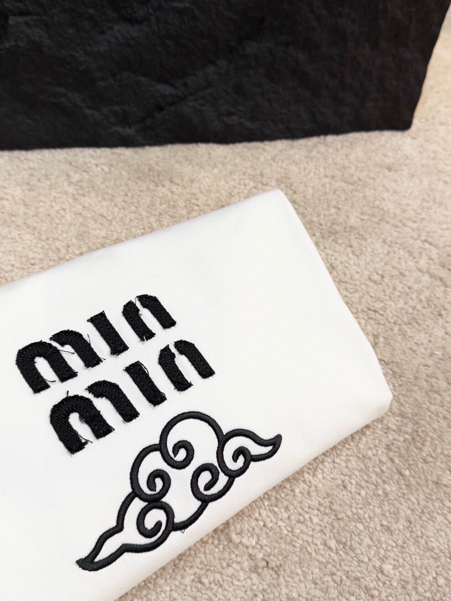 LuxluxHouse Best Quality Clothes Miu Miu T-shirt