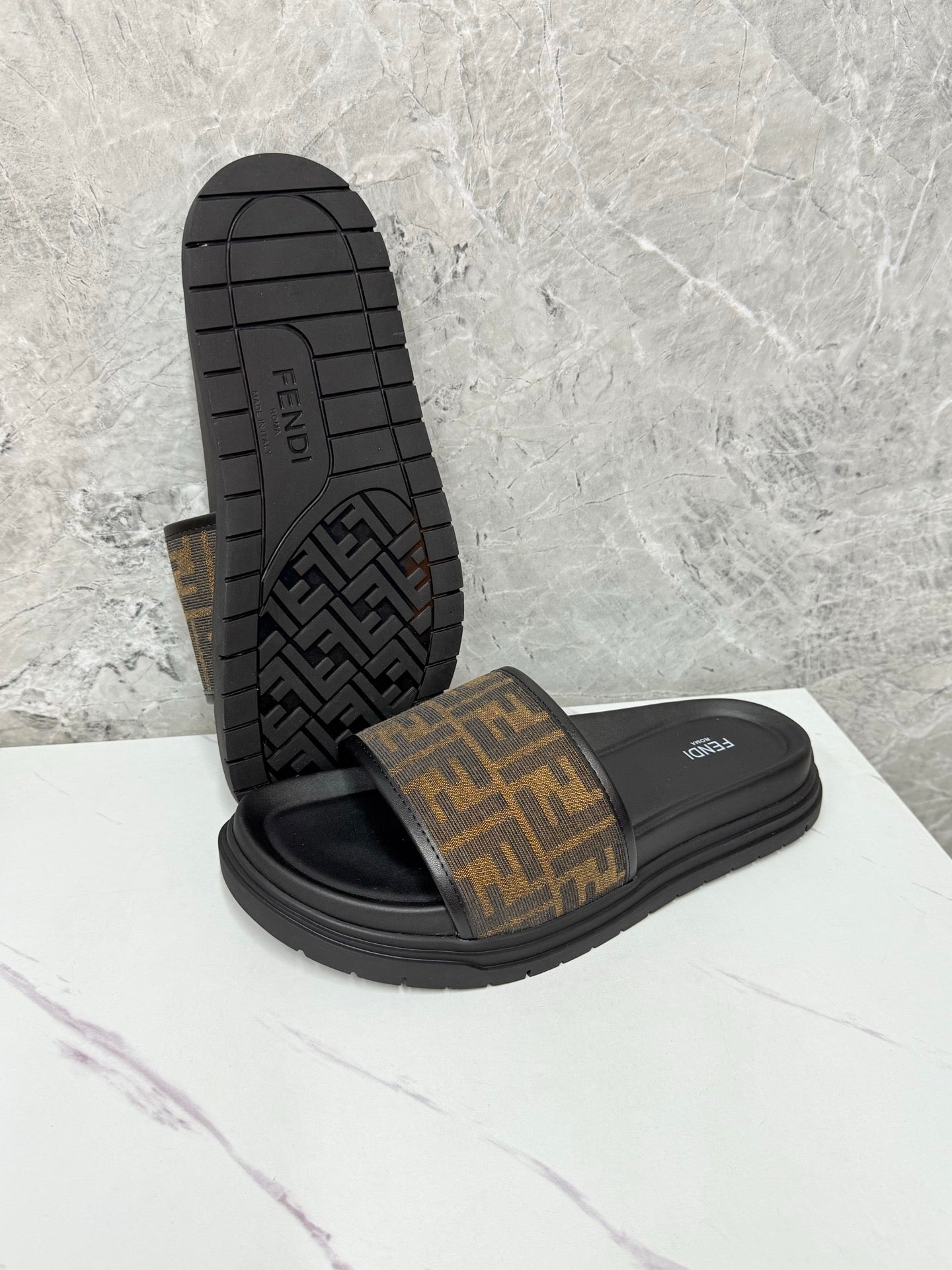 LuxluxHouse Best Quality Sandals Fendi