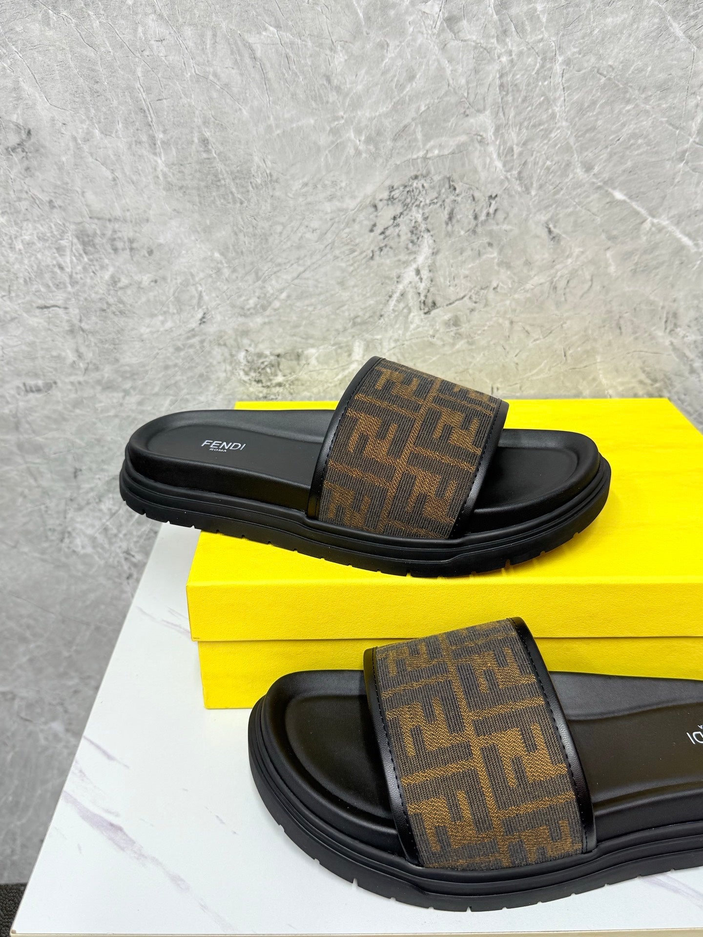 LuxluxHouse Best Quality Sandals Fendi