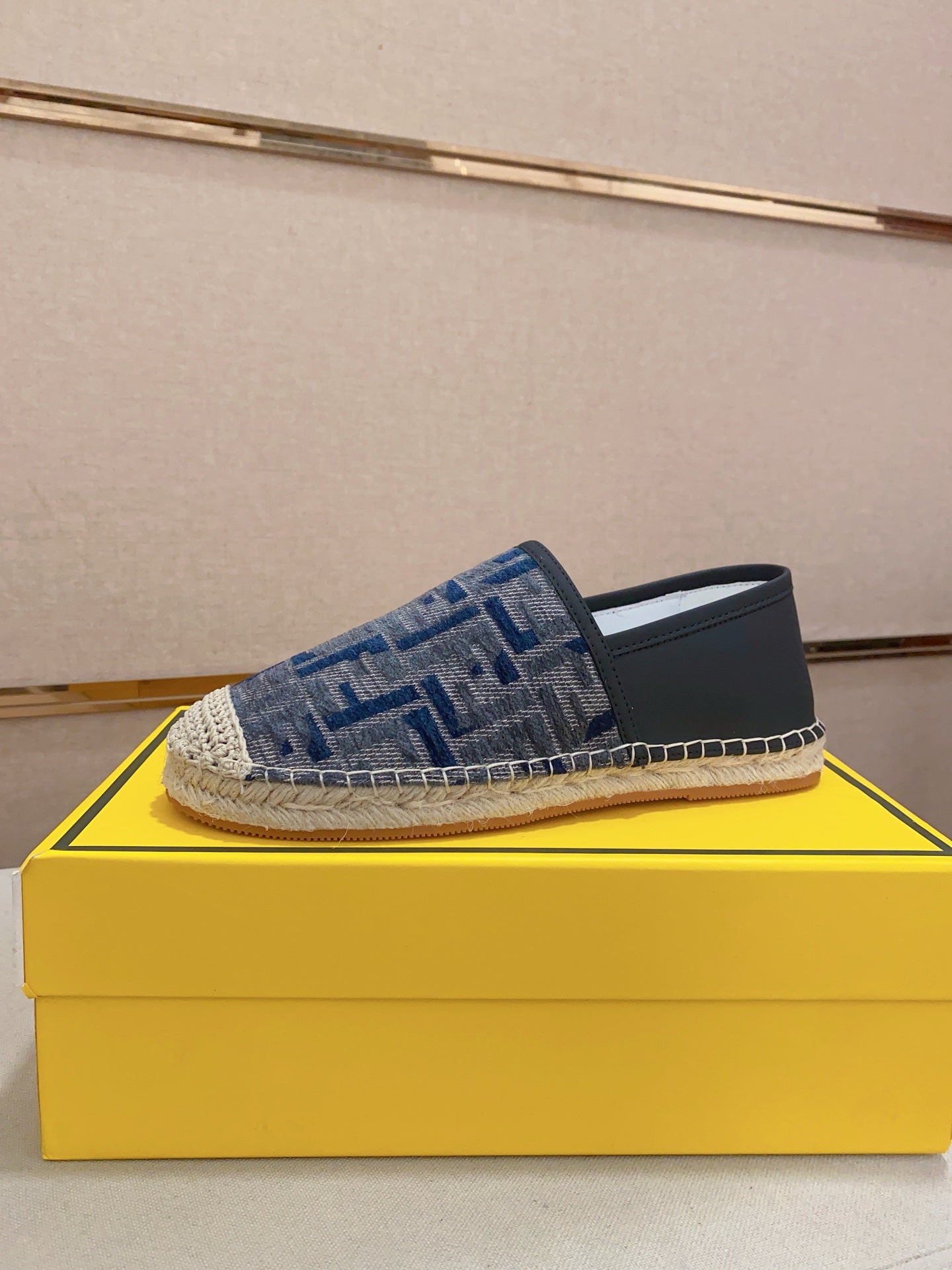 LuxluxHouse Best Quality Shoes Fendi