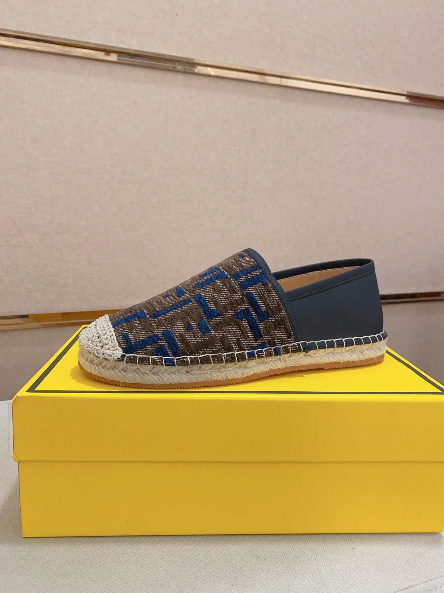 LuxluxHouse Best Quality Shoes Fendi