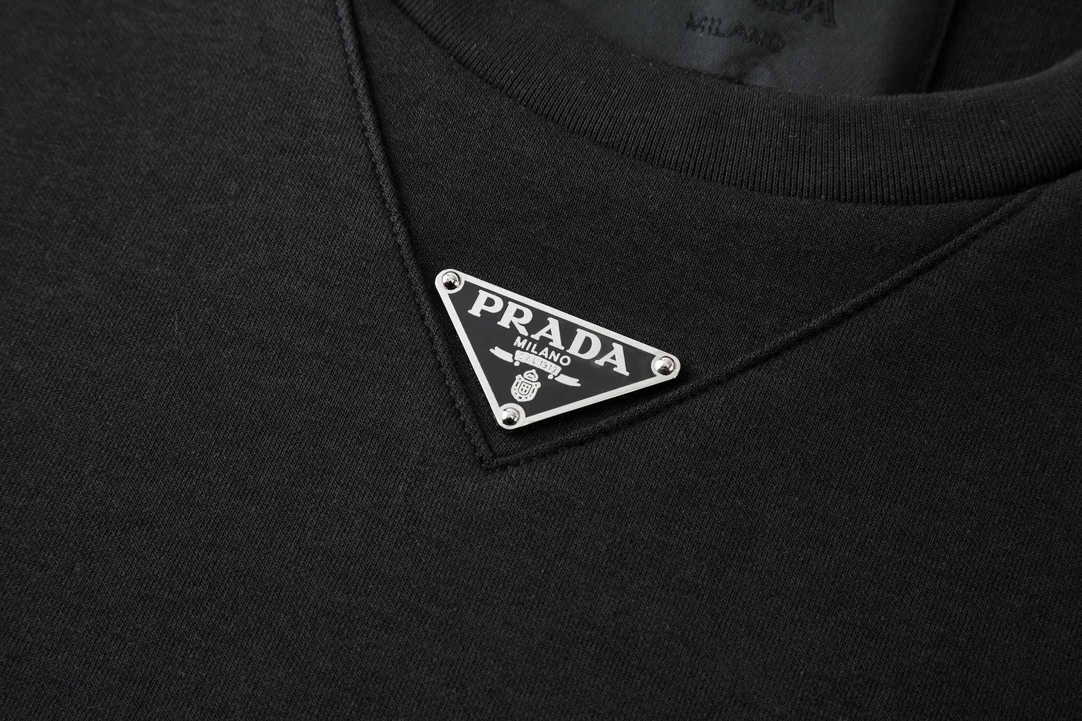 LuxluxHouse Best Quality Clothes T-shirt Prada