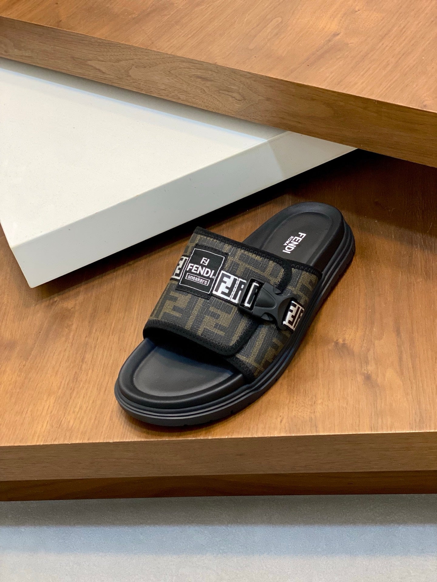 LuxluxHouse Best Quality Sandals Fendi