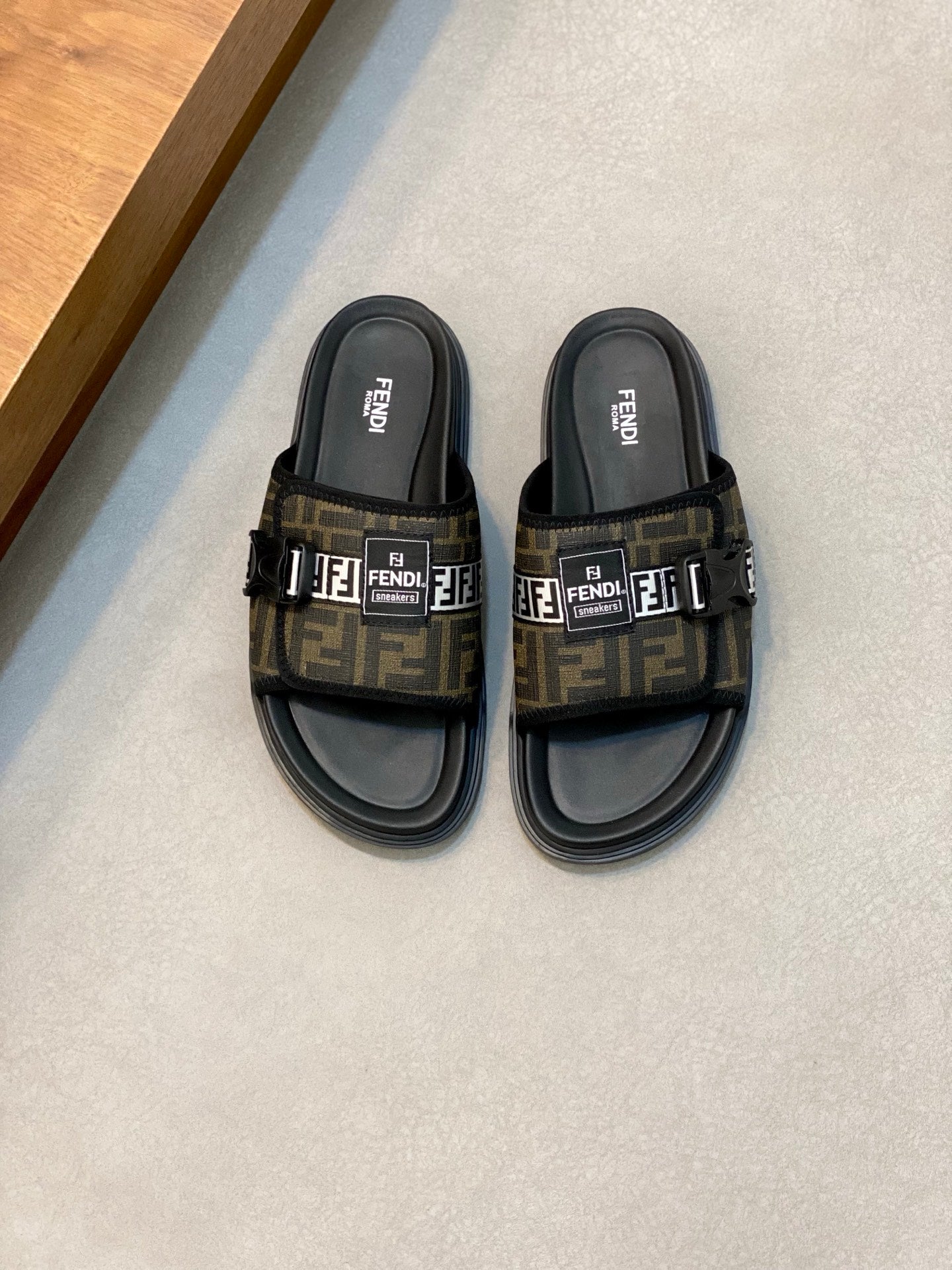 LuxluxHouse Best Quality Sandals Fendi