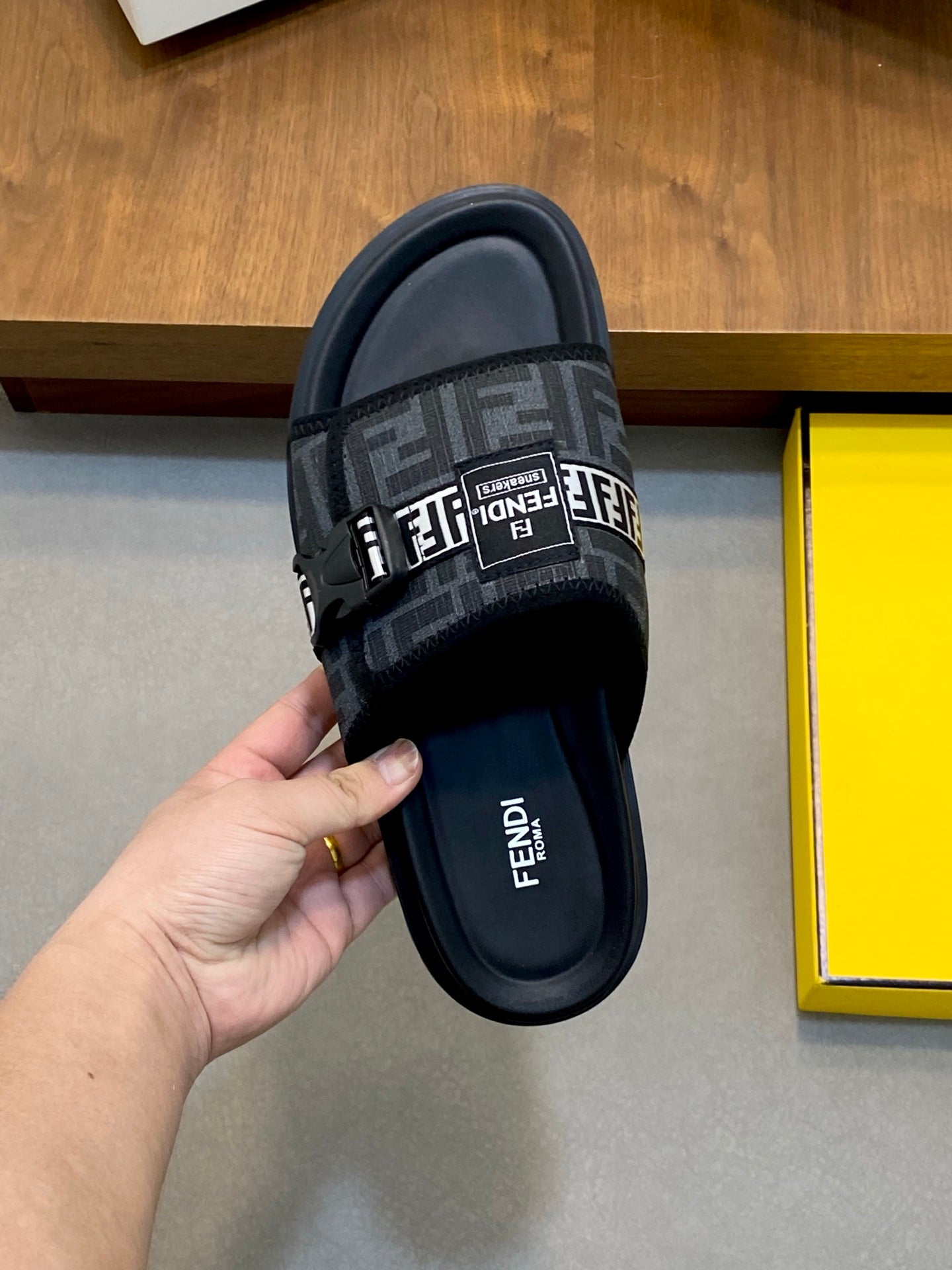 LuxluxHouse Best Quality Sandals Fendi