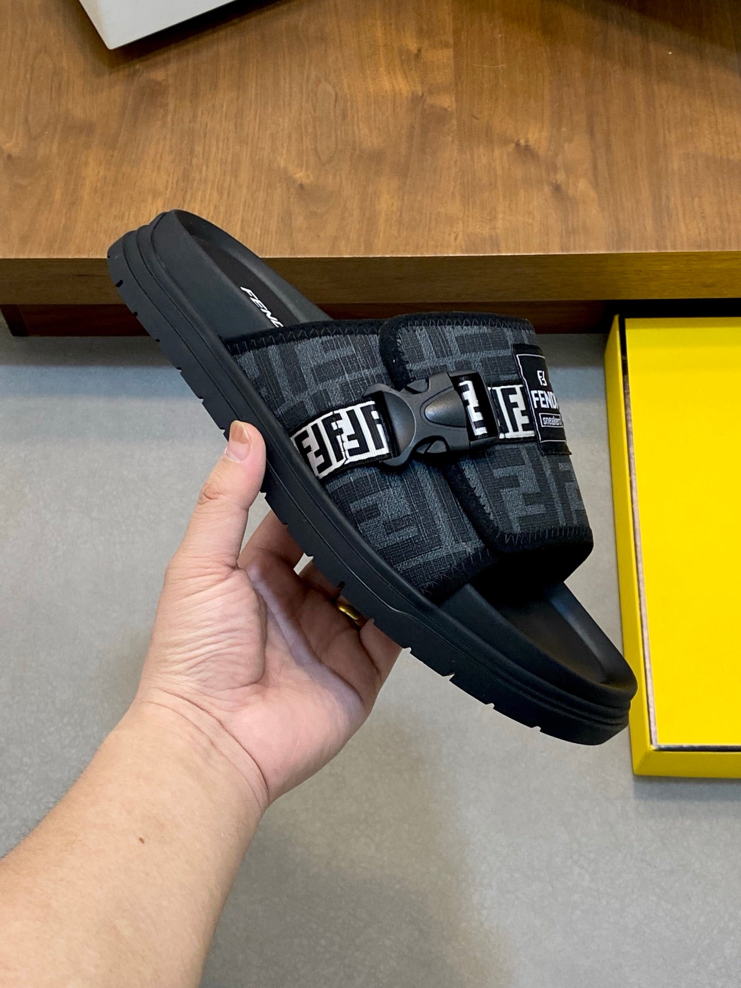 LuxluxHouse Best Quality Sandals Fendi