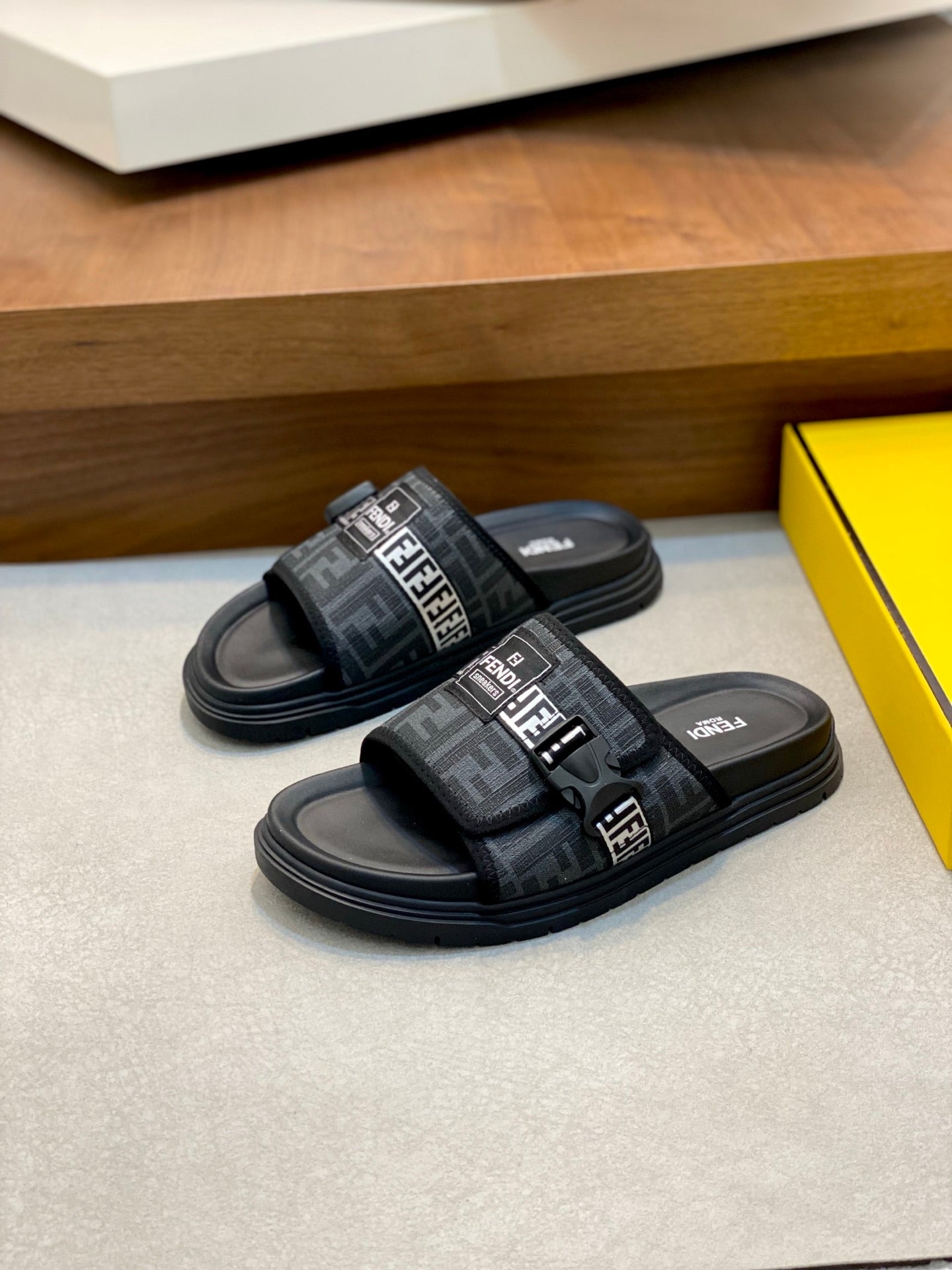 LuxluxHouse Best Quality Sandals Fendi