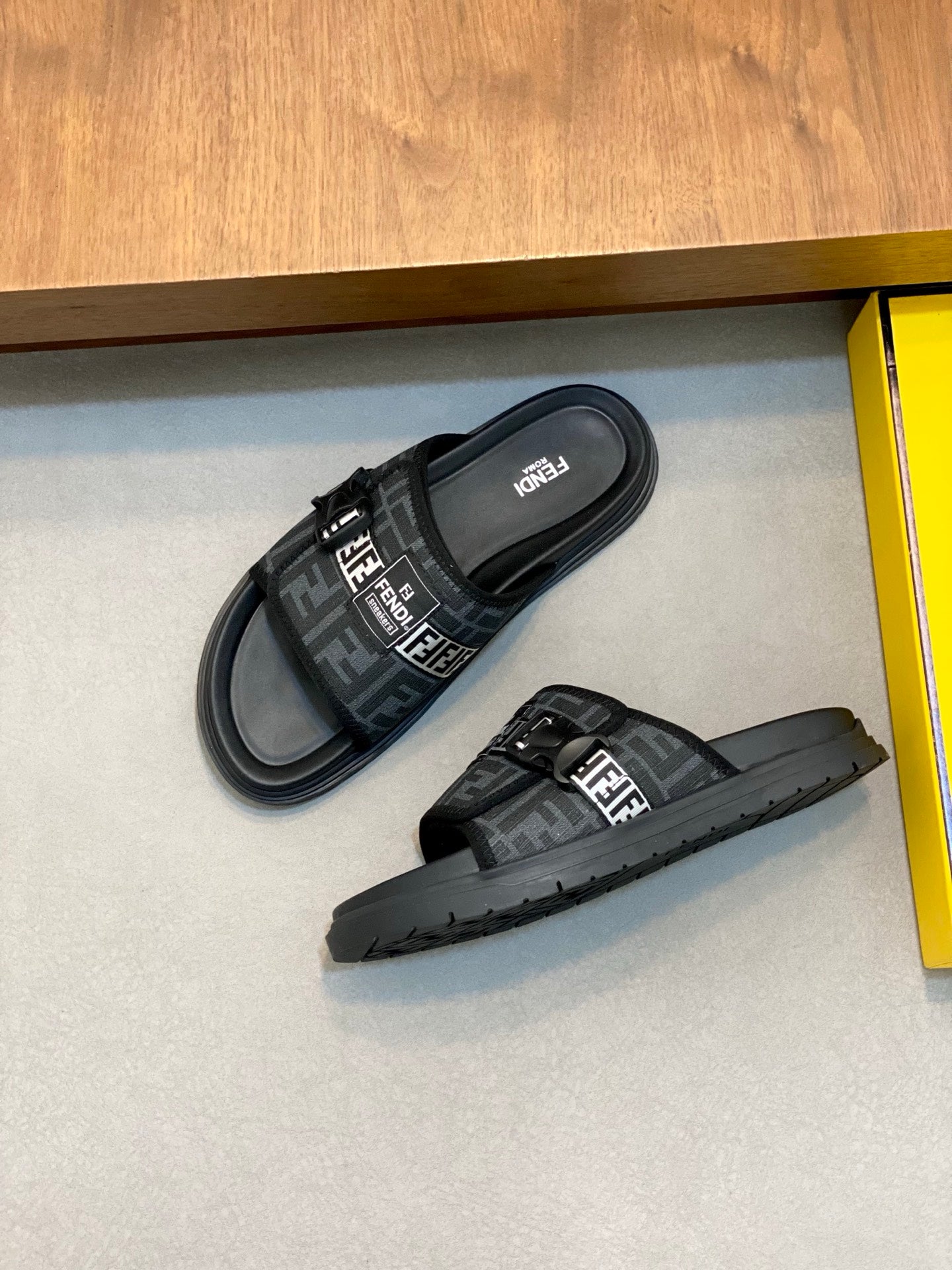 LuxluxHouse Best Quality Sandals Fendi