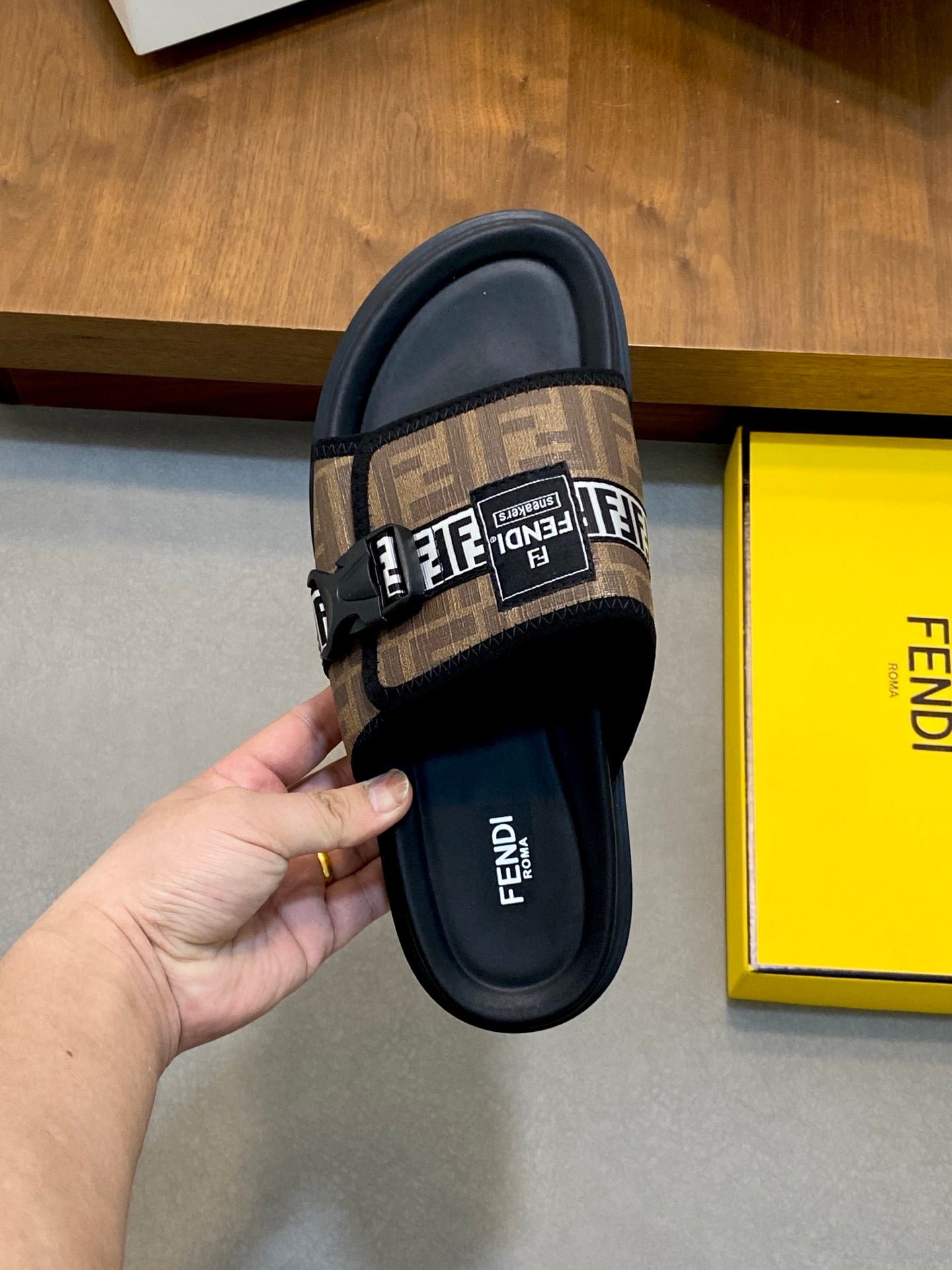 LuxluxHouse Best Quality Sandals Fendi