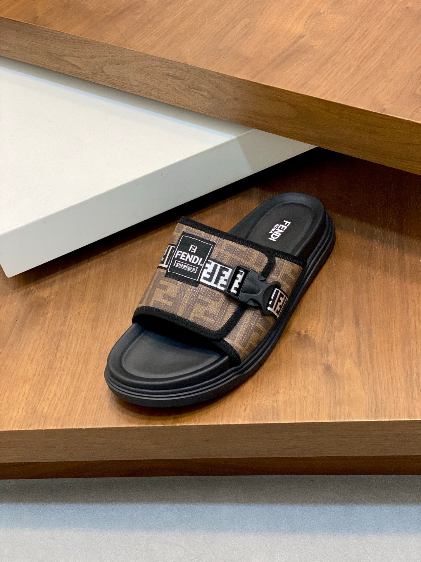 LuxluxHouse Best Quality Sandals Fendi