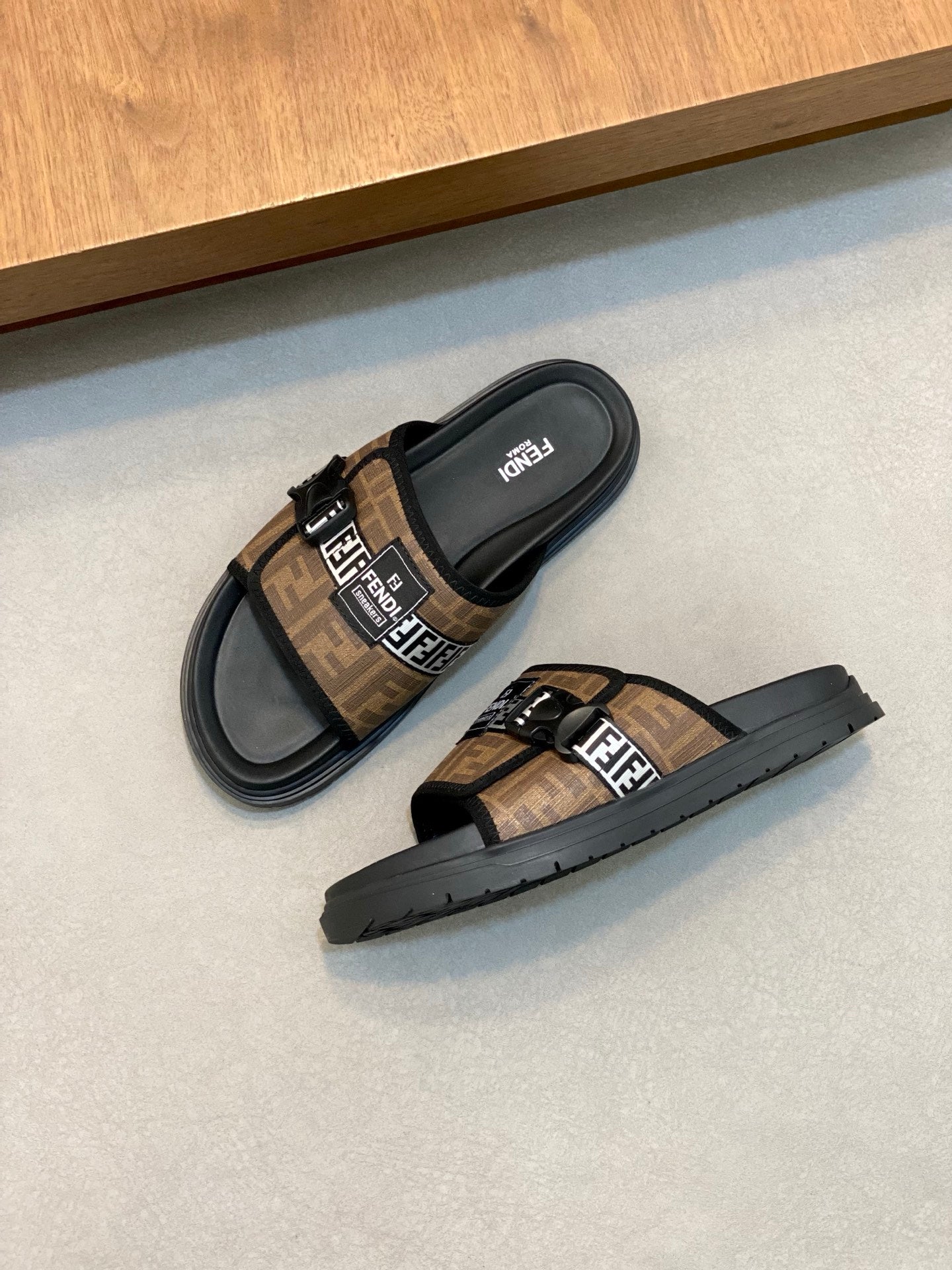 LuxluxHouse Best Quality Sandals Fendi