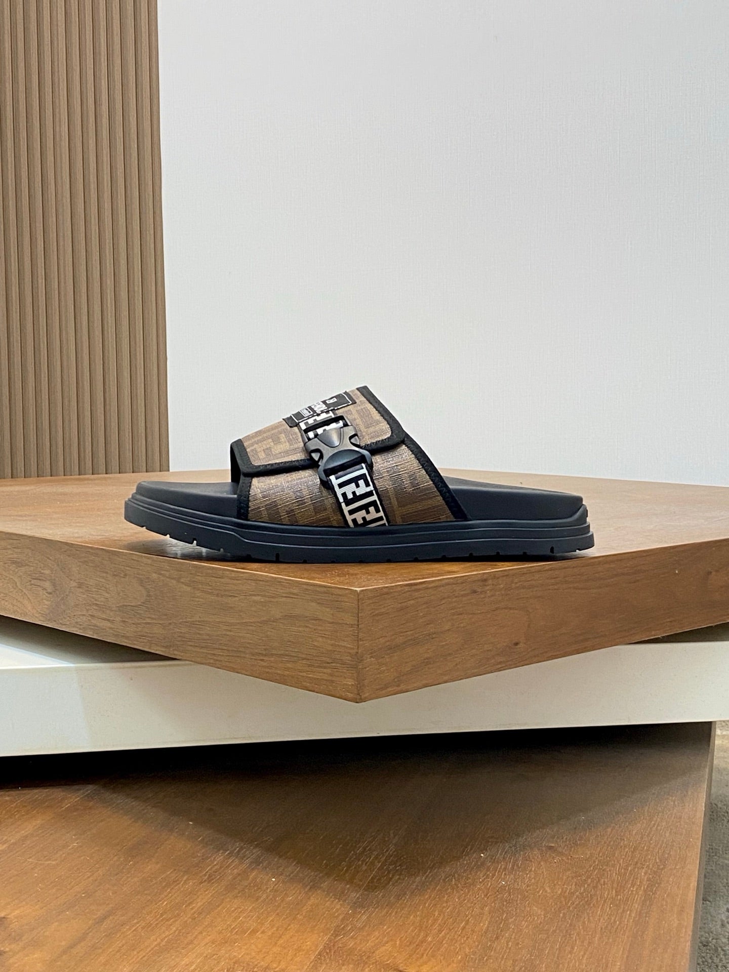 LuxluxHouse Best Quality Sandals Fendi