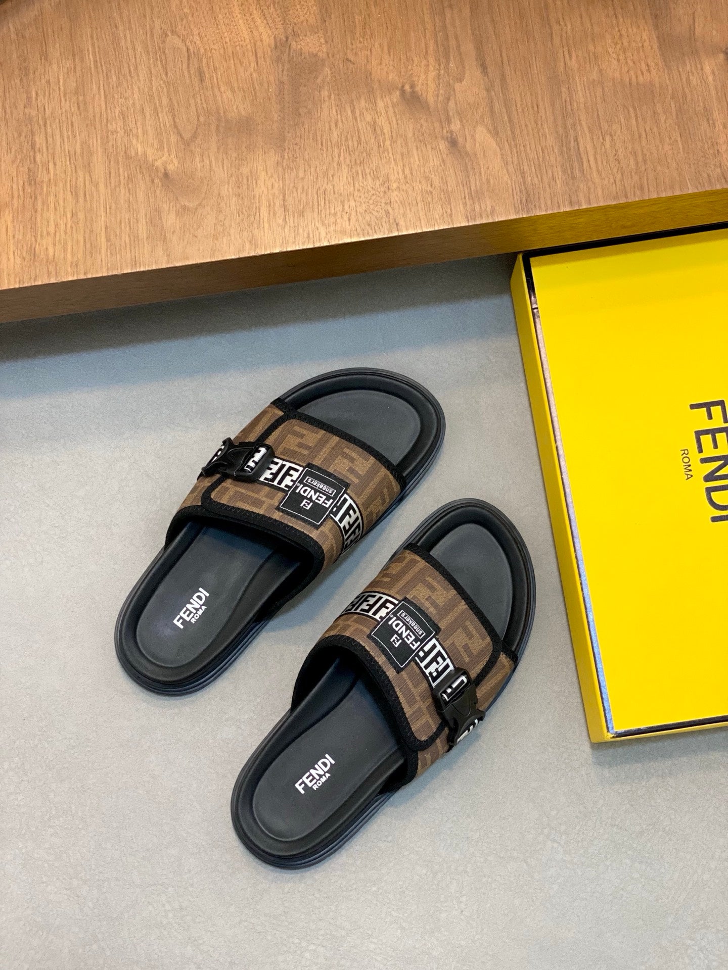 LuxluxHouse Best Quality Sandals Fendi