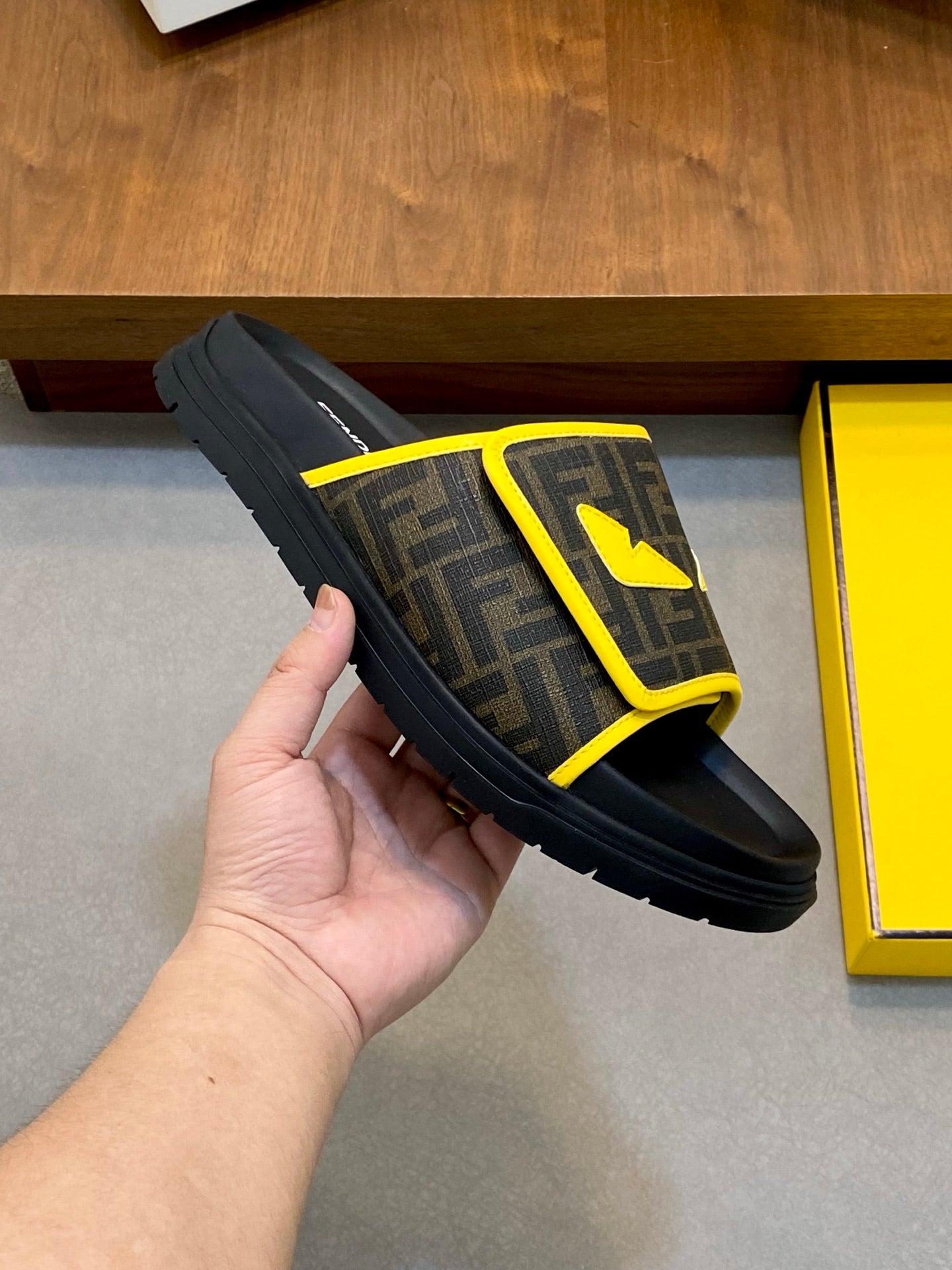 LuxluxHouse Best Quality Sandals Fendi