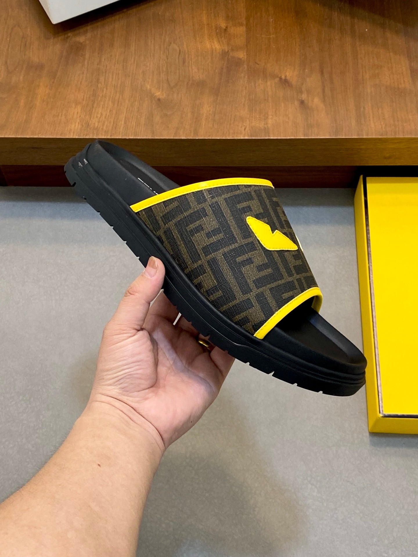 LuxluxHouse Best Quality Sandals Fendi