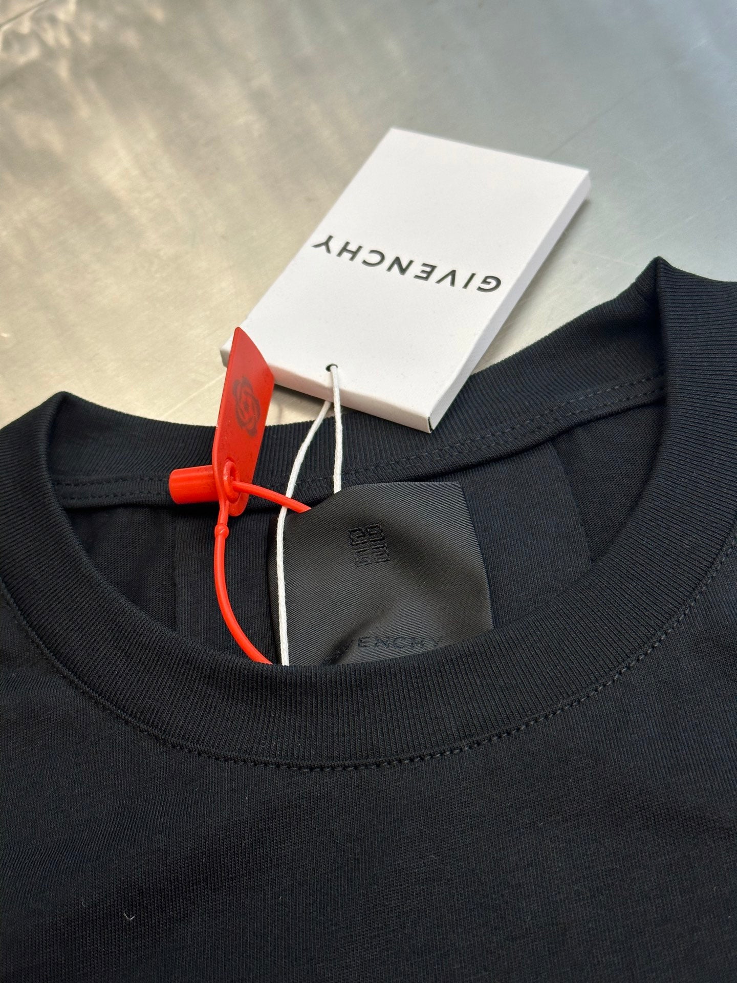 LuxluxHouse Best Quality Clothes Givenchy T-shirt