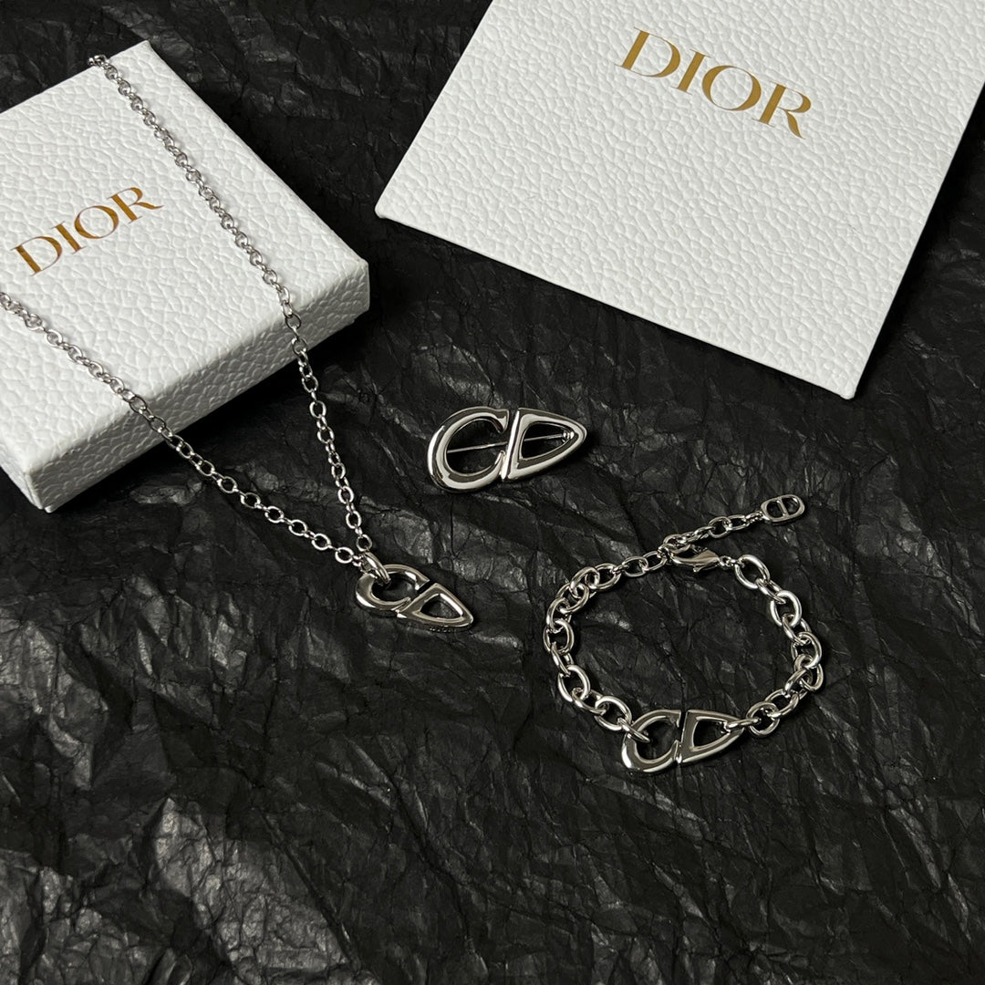 LuxluxHouse Best Quality Accessories Brooch Dior