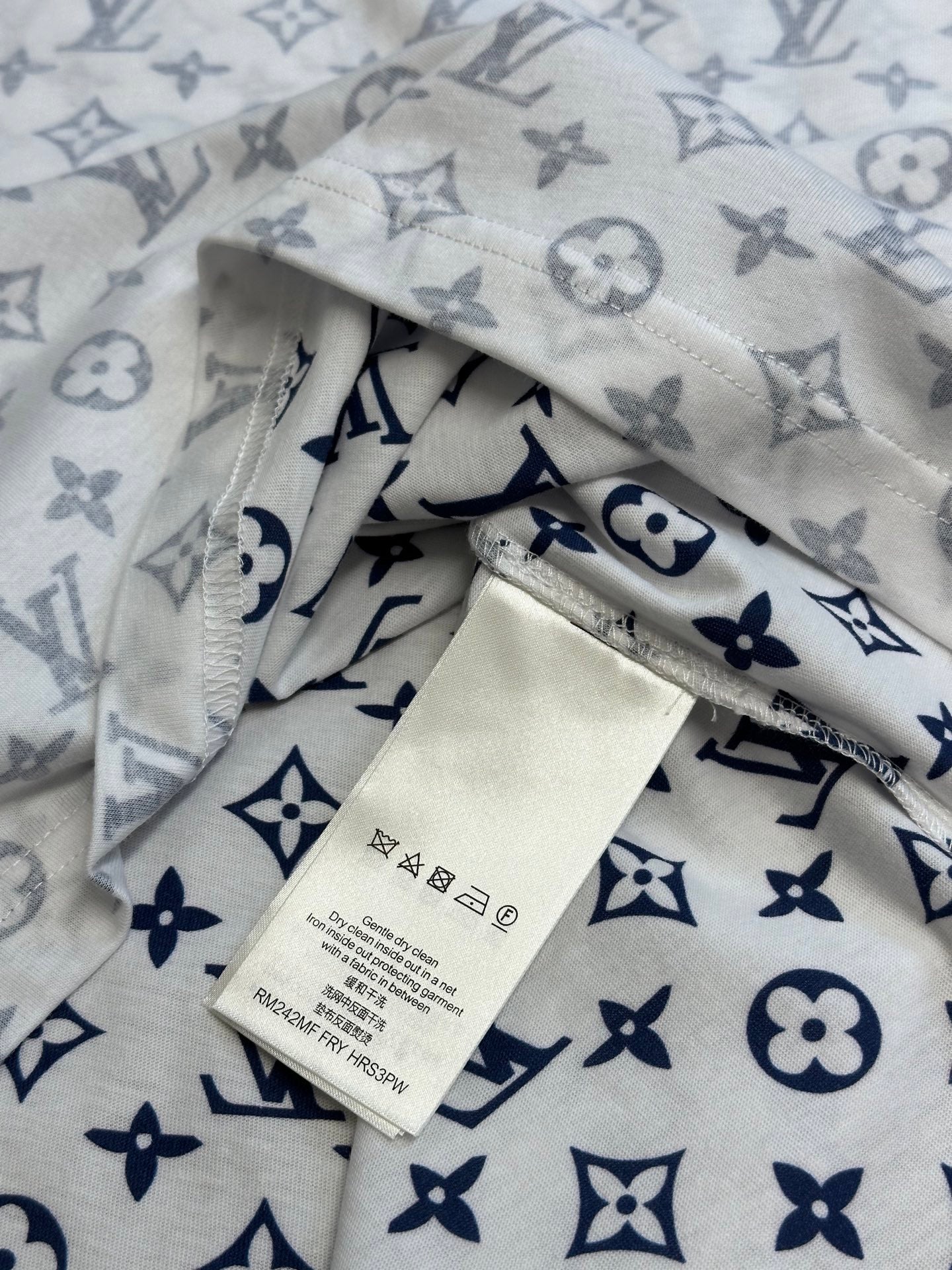 LuxluxHouse Best Quality Clothes T-shirt Louis Vuitton