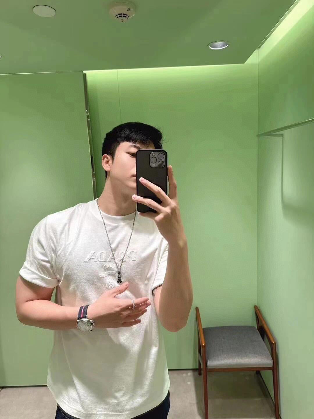 LuxluxHouse Best Quality Clothes T-shirt Prada