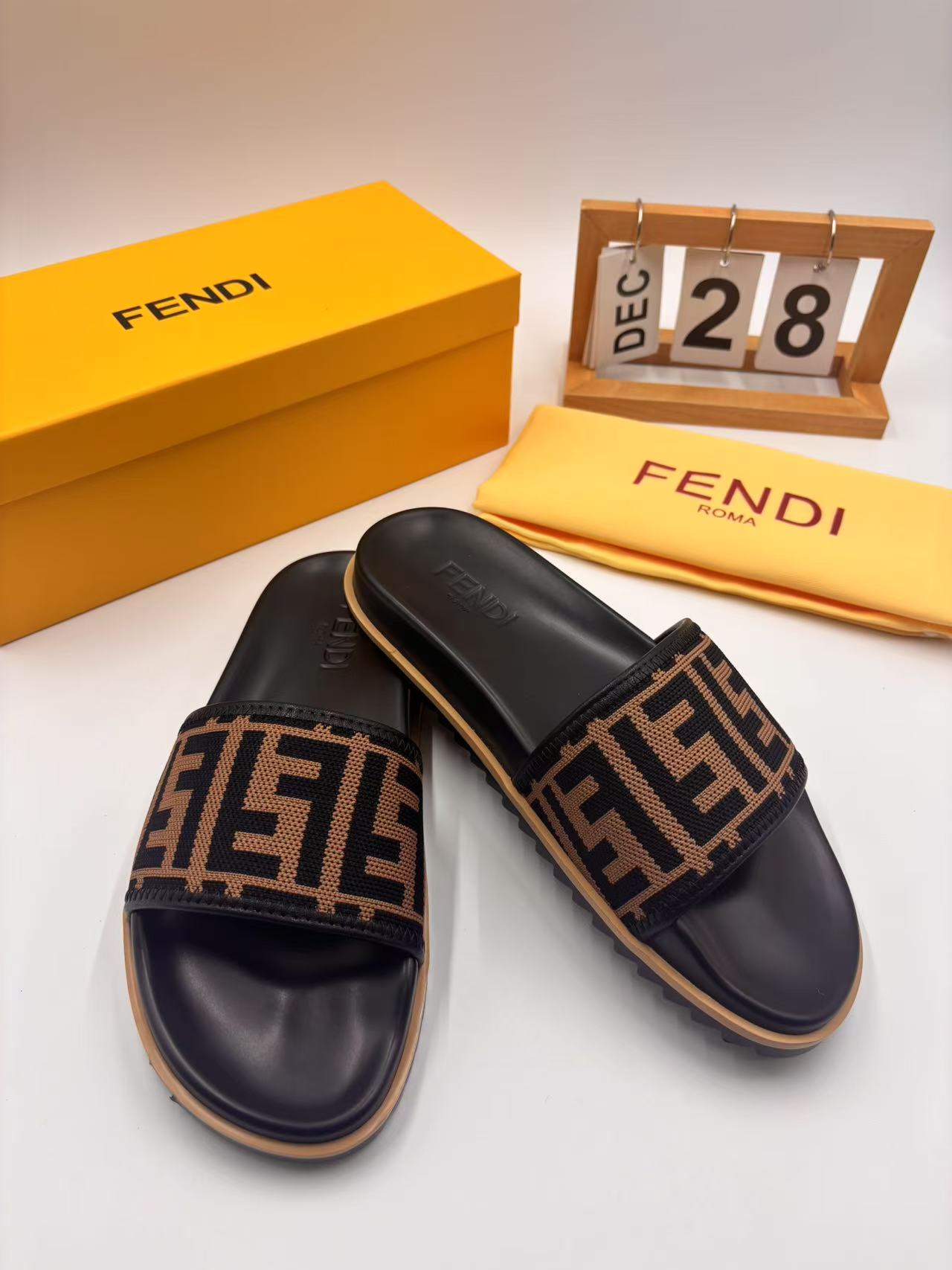 LuxluxHouse Best Quality Sandals Fendi