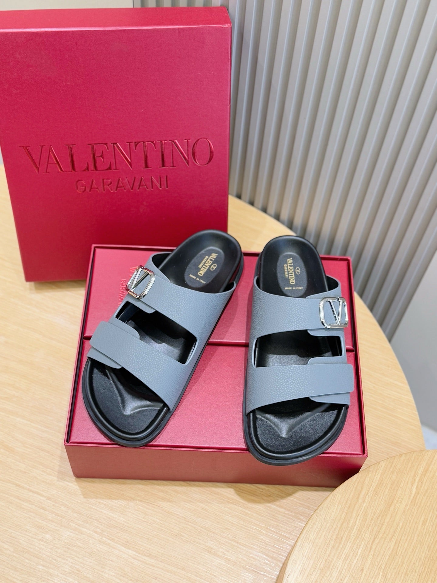 LuxluxHouse Best Quality Sandals Valentino