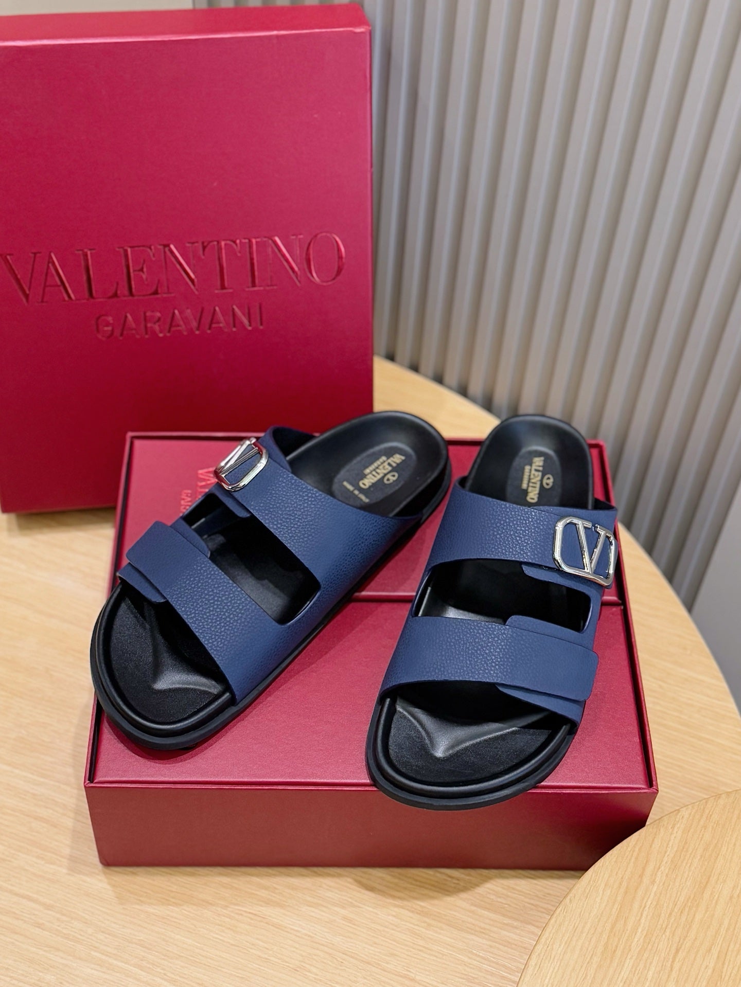 LuxluxHouse Best Quality Sandals Valentino