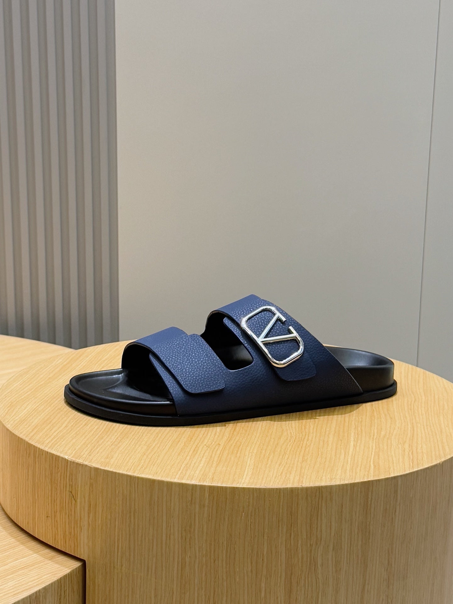 LuxluxHouse Best Quality Sandals Valentino