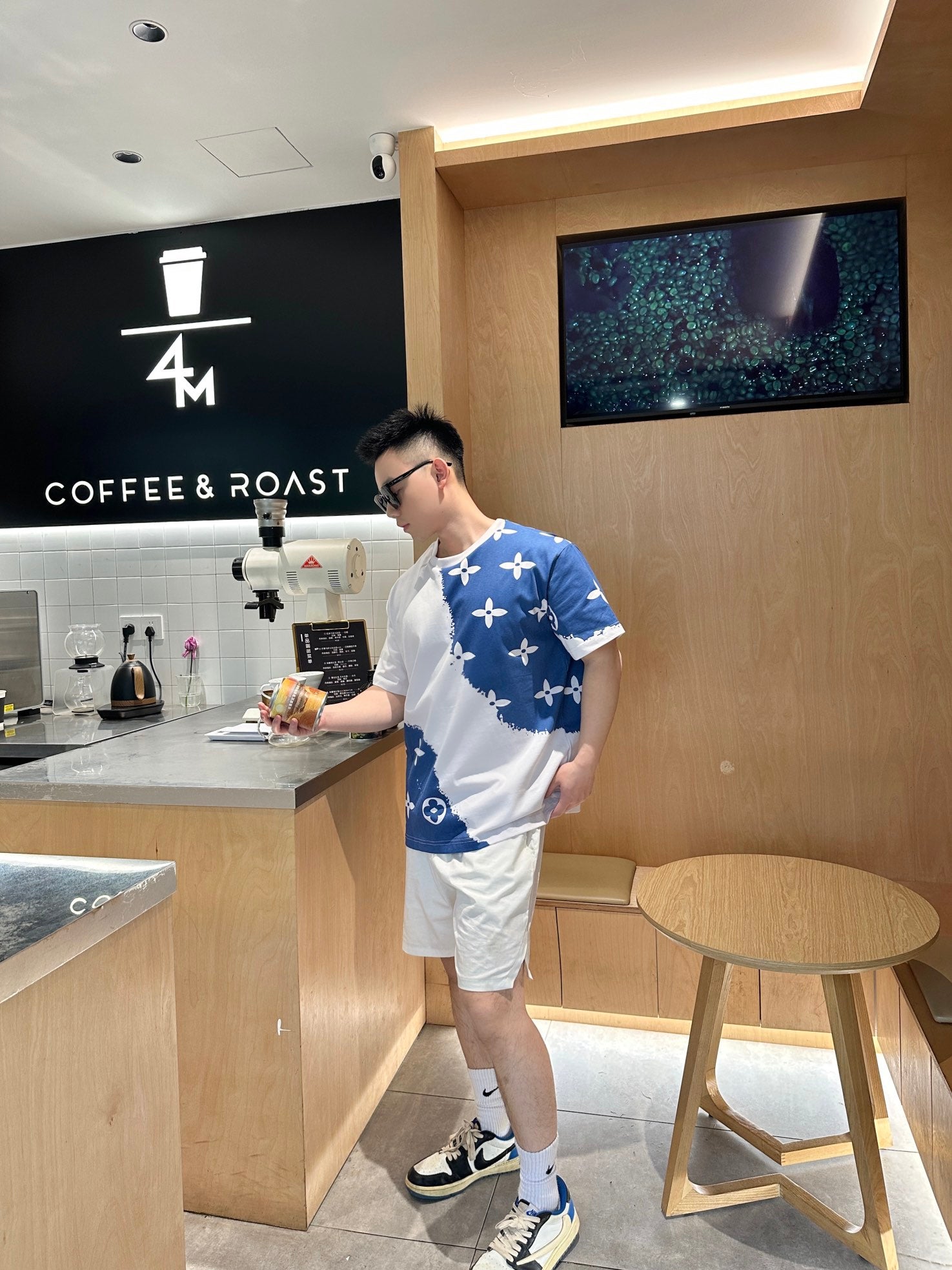 LuxluxHouse Best Quality Clothes T-shirt Louis Vuitton