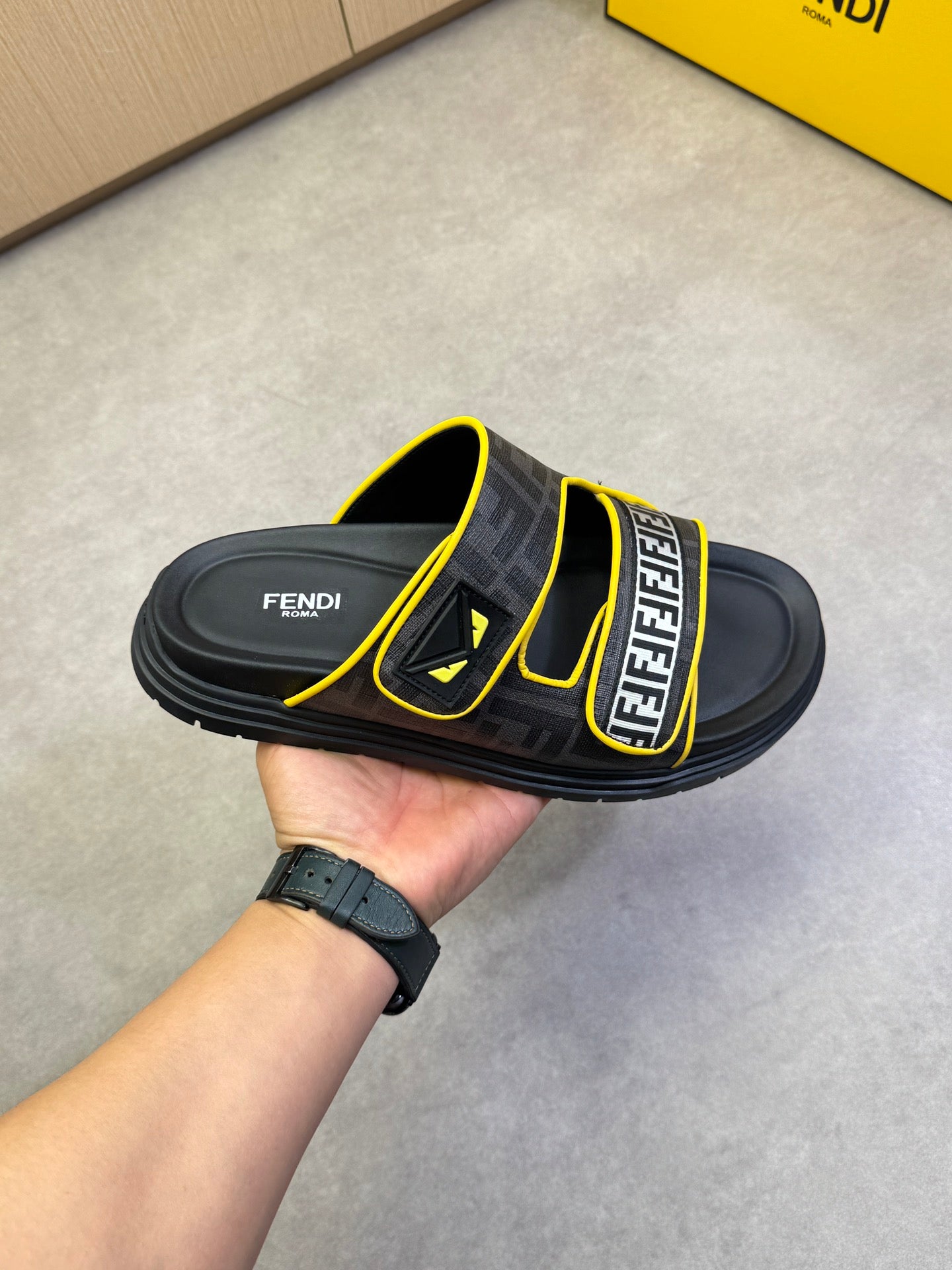 LuxluxHouse Best Quality Sandals Fendi