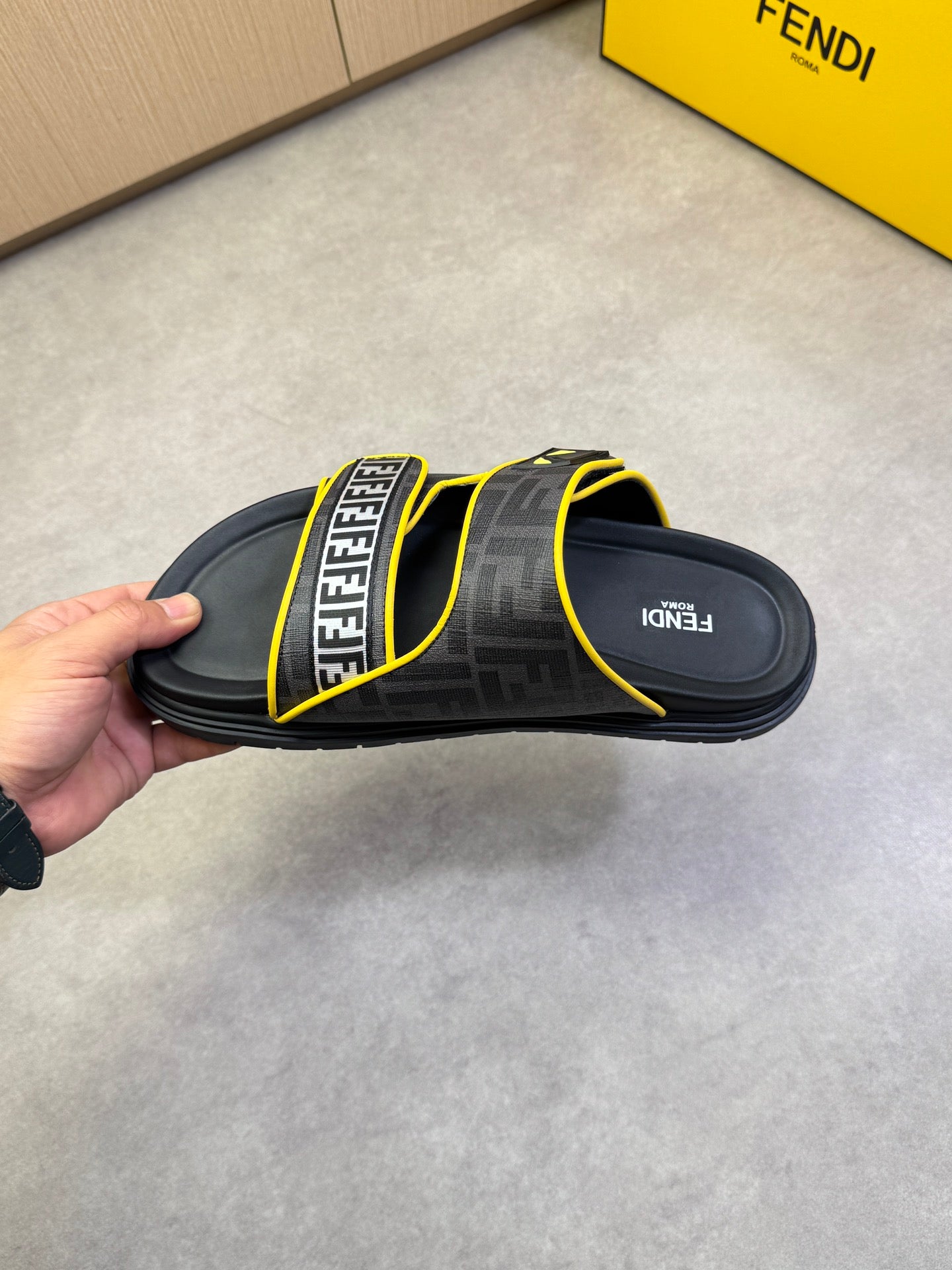 LuxluxHouse Best Quality Sandals Fendi