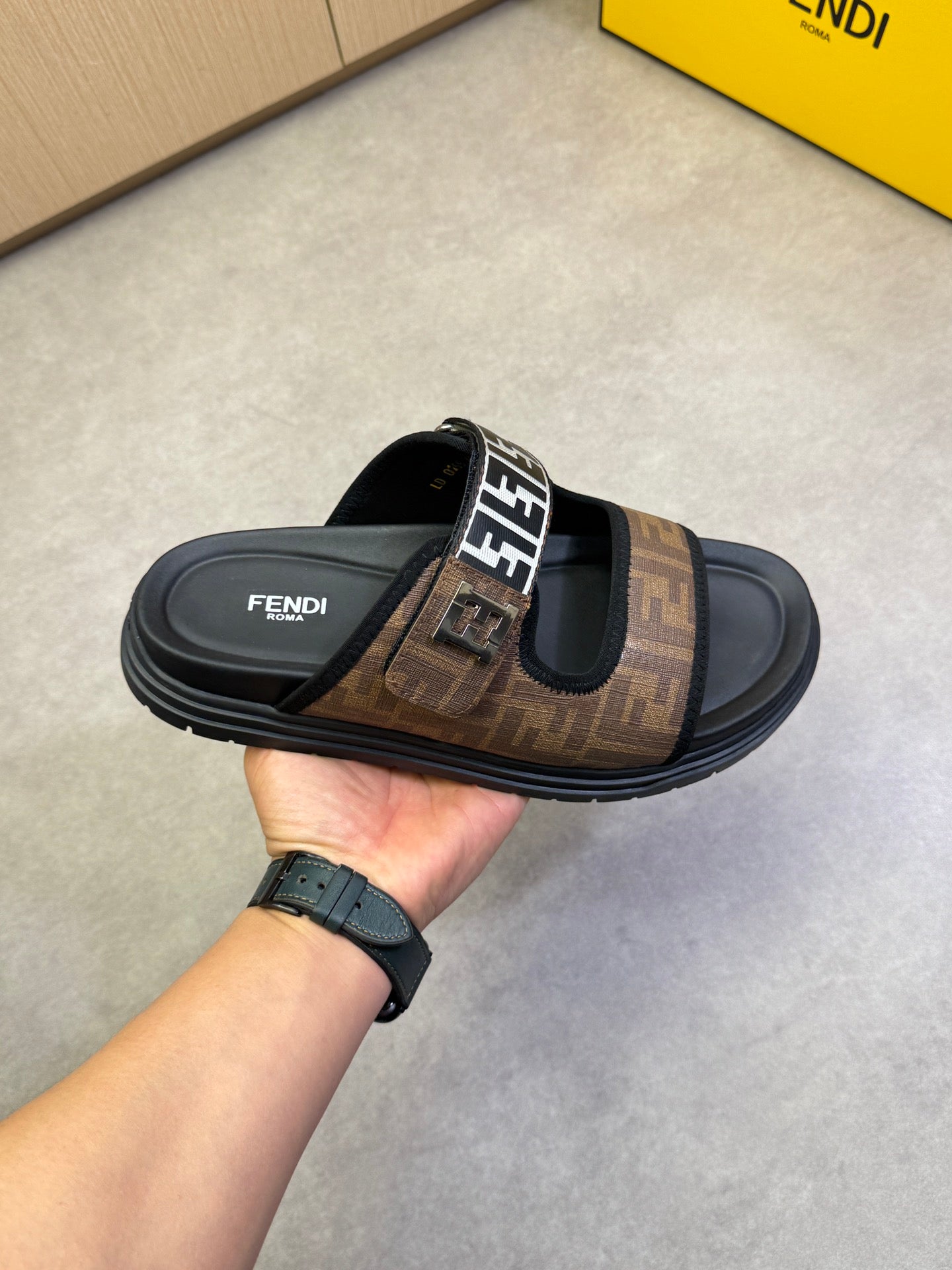 LuxluxHouse Best Quality Sandals Fendi