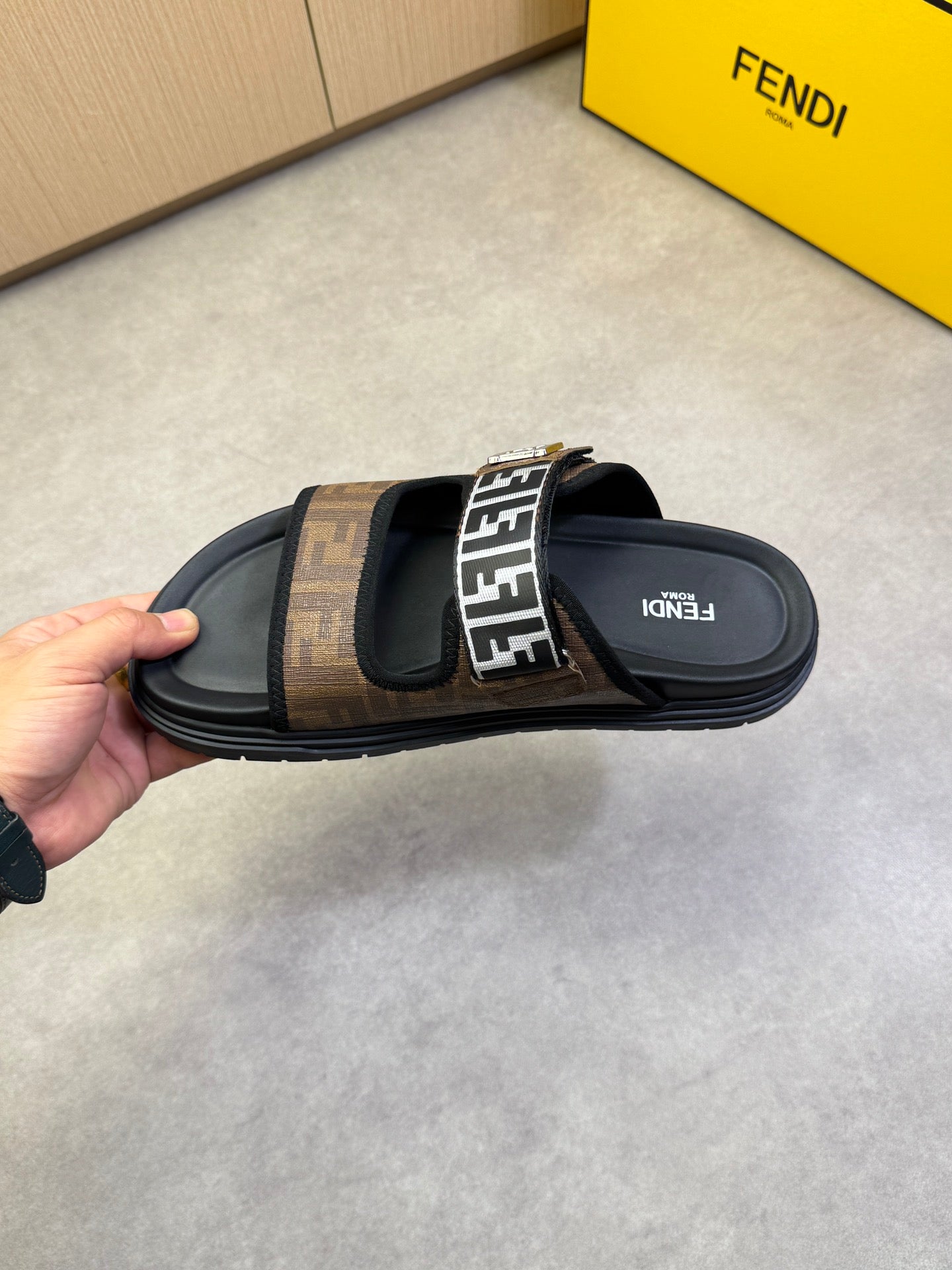 LuxluxHouse Best Quality Sandals Fendi