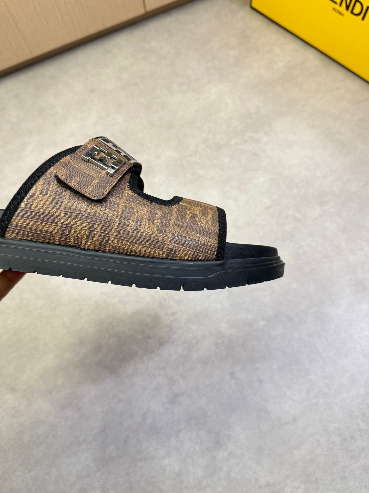 LuxluxHouse Best Quality Sandals Fendi