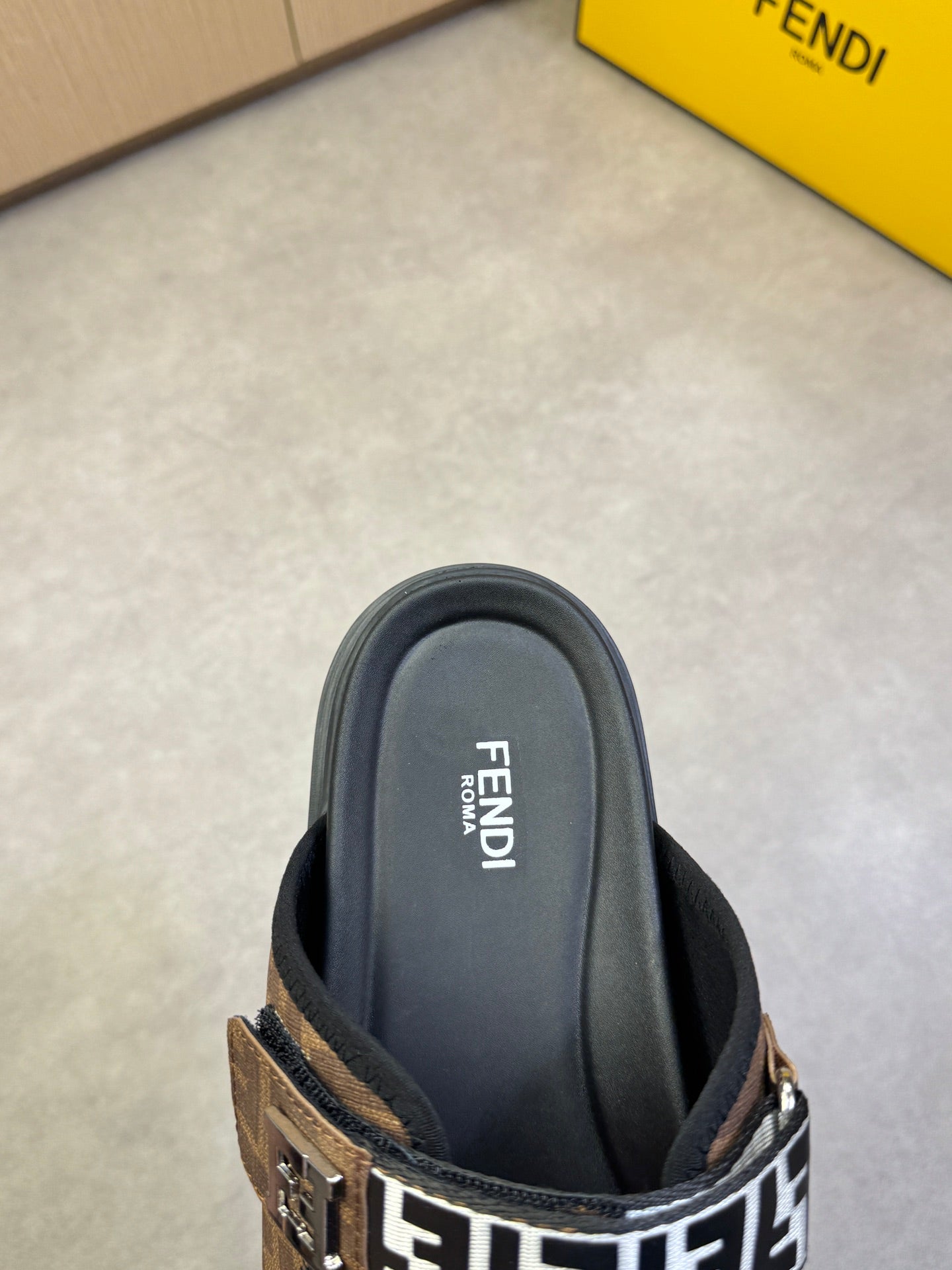 LuxluxHouse Best Quality Sandals Fendi