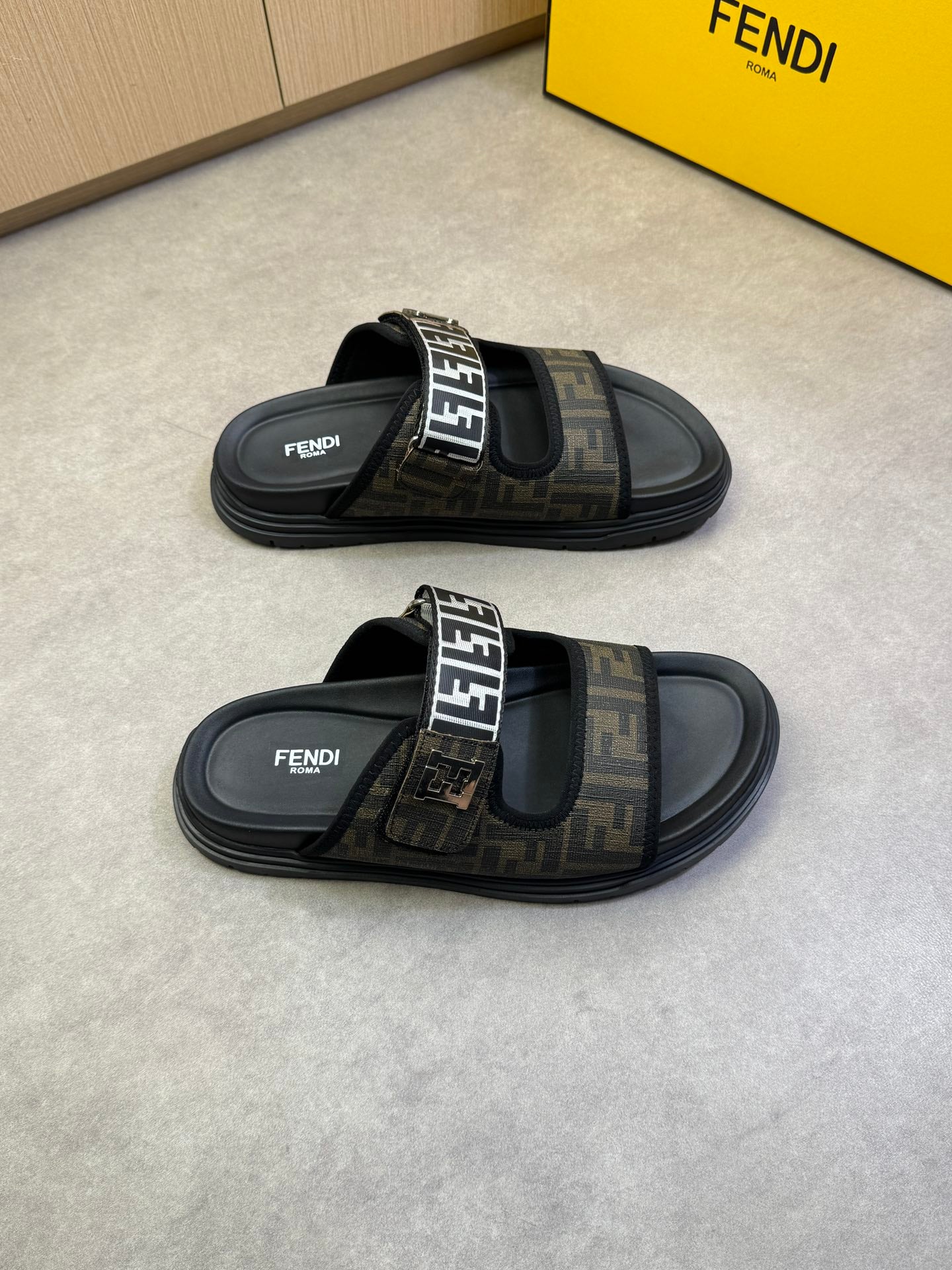 LuxluxHouse Best Quality Sandals Fendi