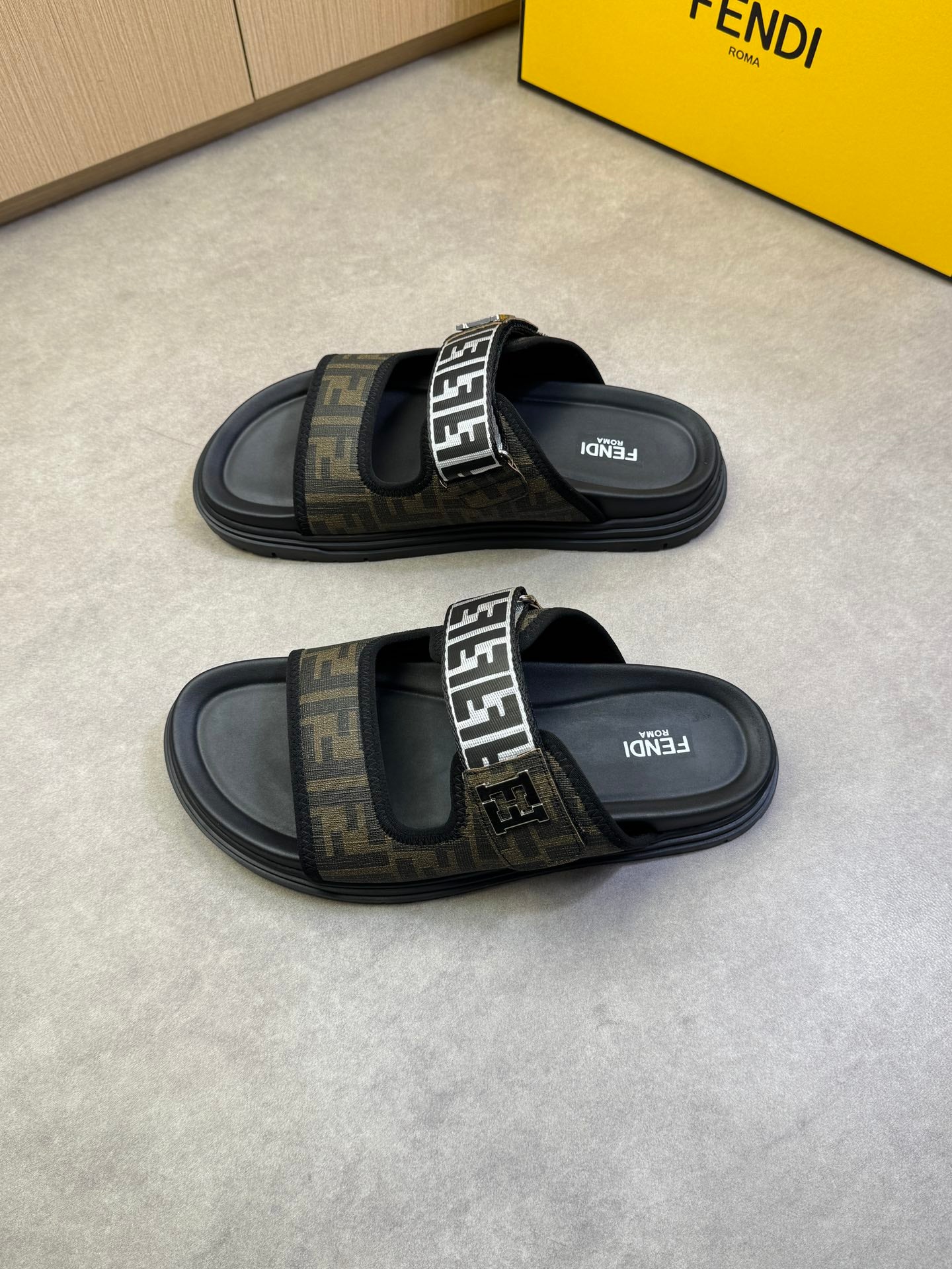 LuxluxHouse Best Quality Sandals Fendi